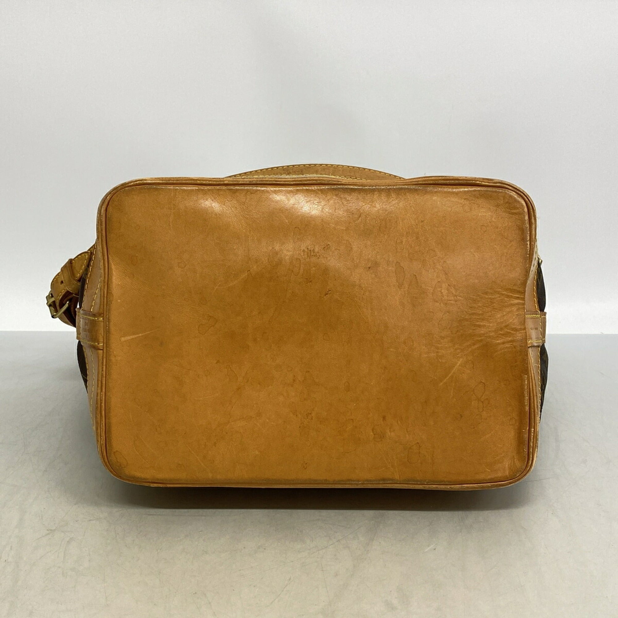 Louis Vuitton Brown Shoulder Bag (Pre-Owned)