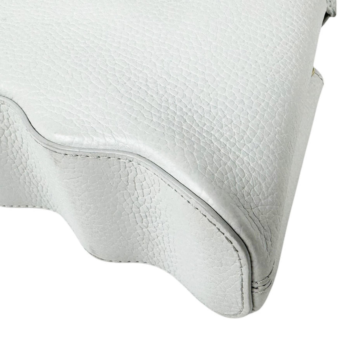 Louis Vuitton White Leather Handbag Shoulder Bag (Pre-Owned)