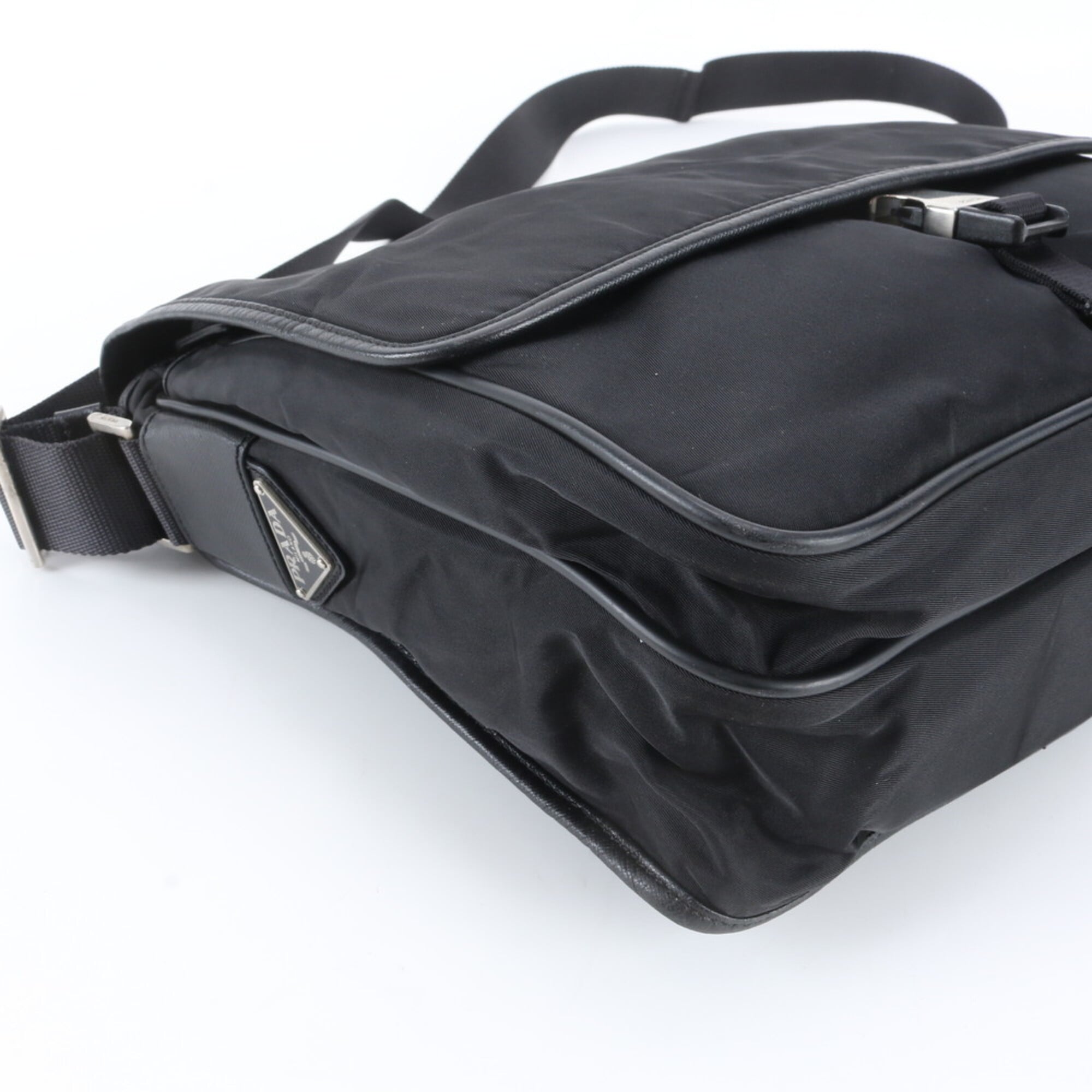 Prada Black Nylon Leather Messenger Bag Shoulder Bag (Pre-Owned)