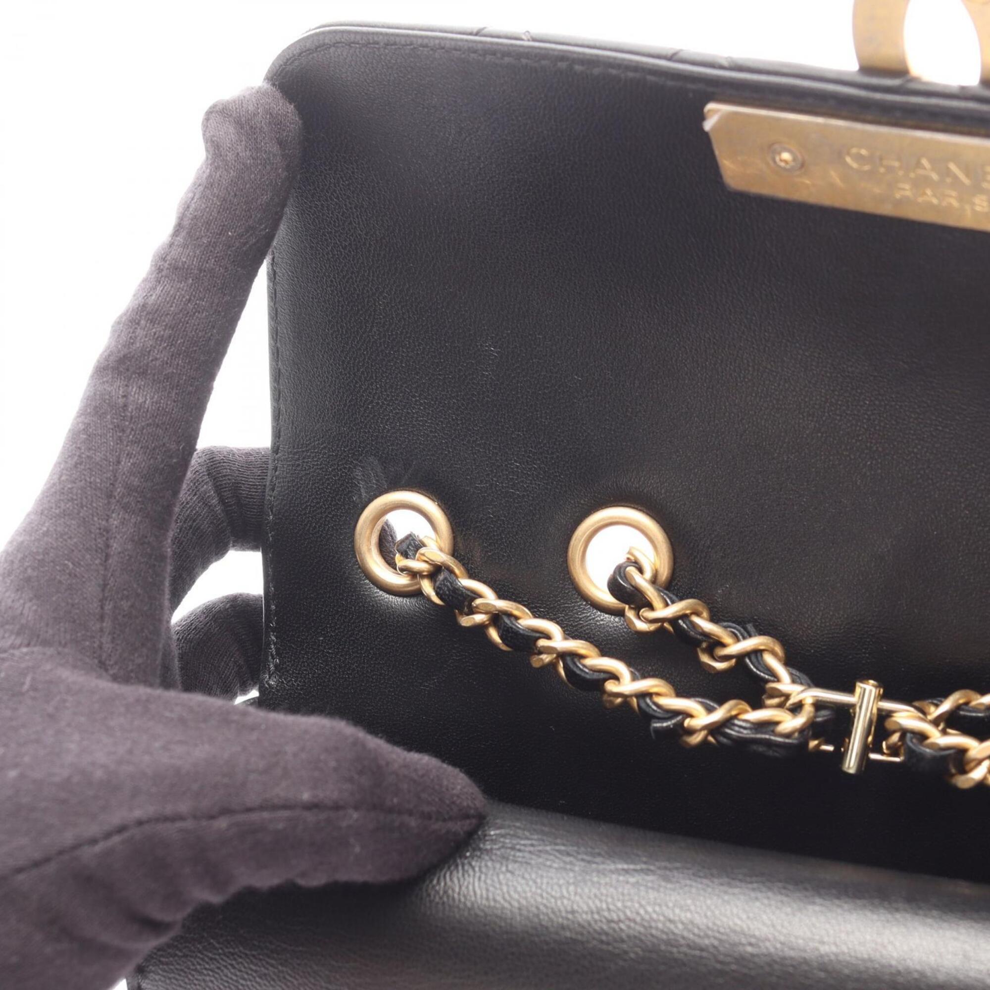 Chanel Black Leather Handbag Shoulder Bag (Pre-Owned)