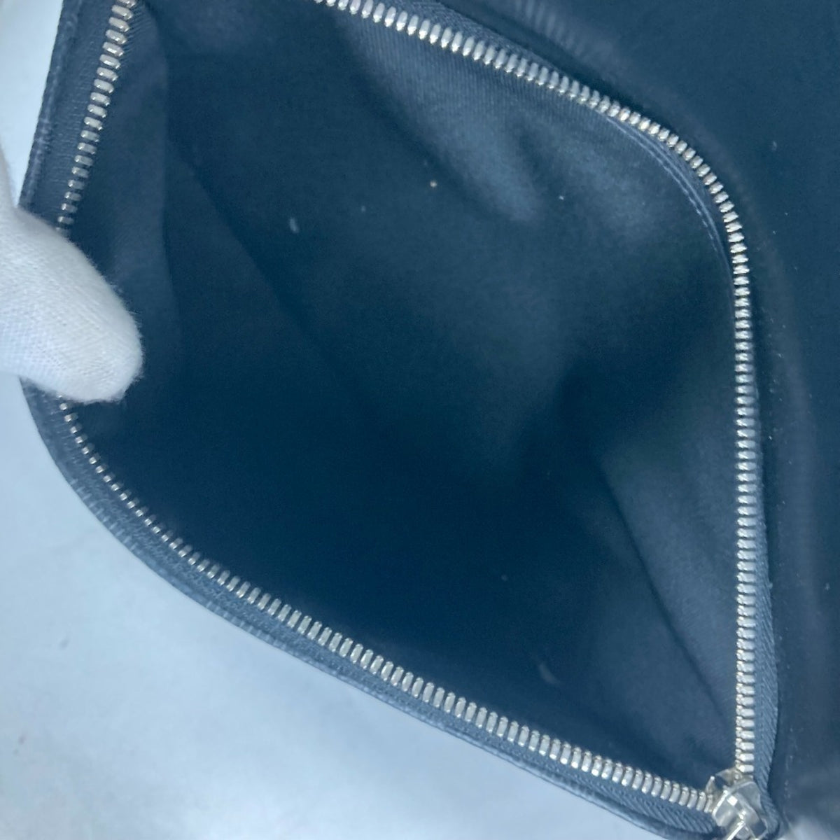 Louis Vuitton Black Damier Graphite Messenger Bag Shoulder Bag (Pre-Owned)