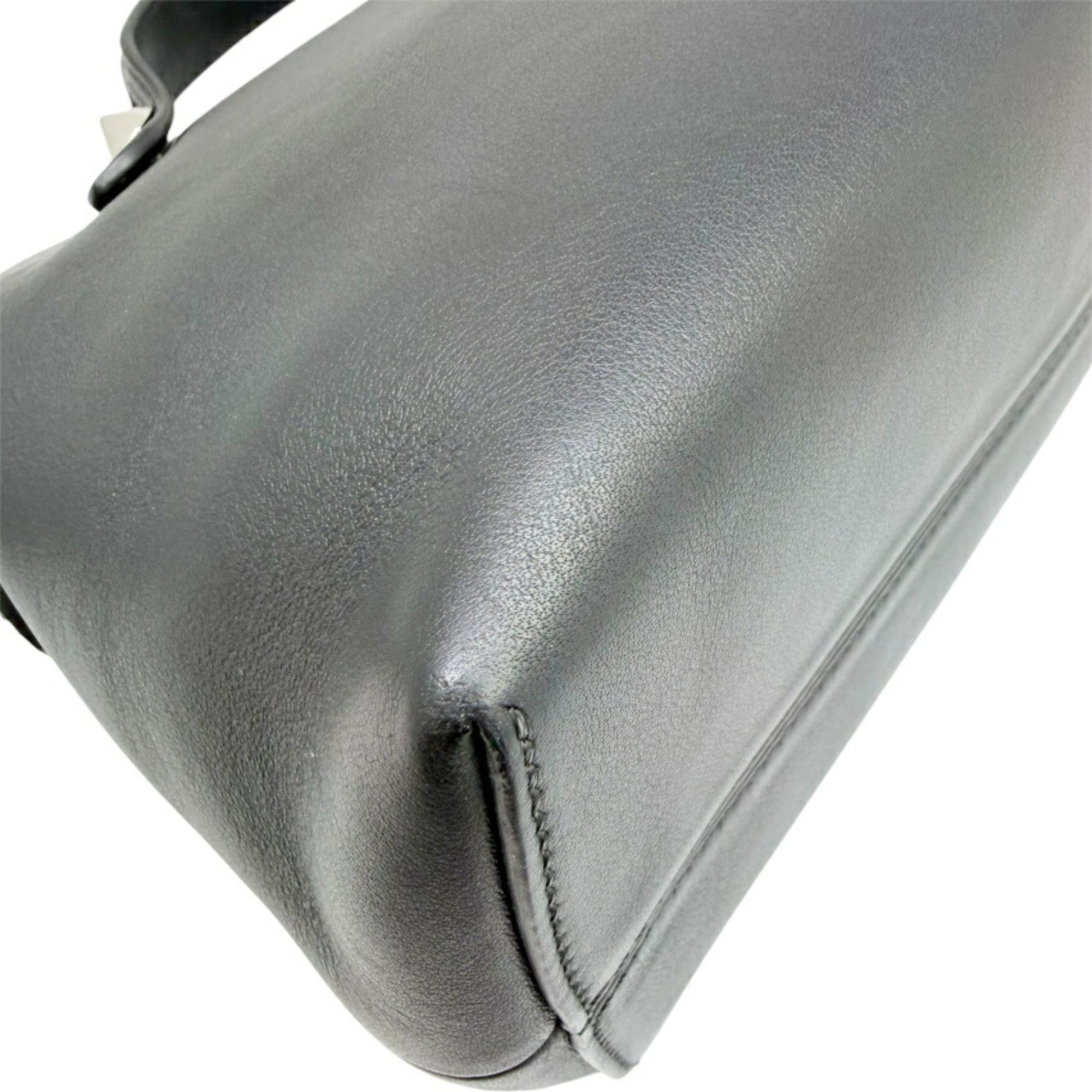 Fendi By The Way Black Leather Shoulder Bag (Pre-Owned)