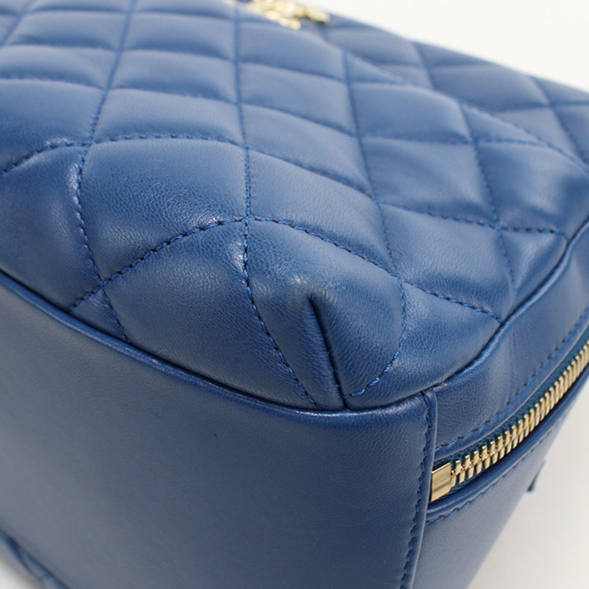 Chanel Blue Leather Handbag (Pre-Owned)