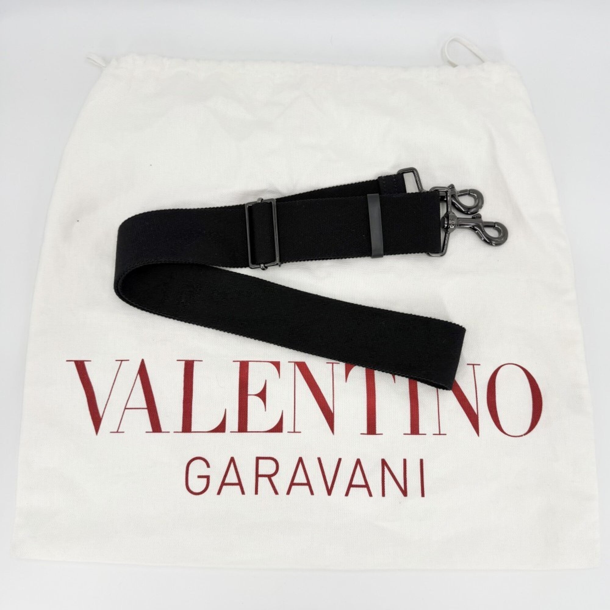 Valentino Garavani Black Leather Shoulder Bag (Pre-Owned)
