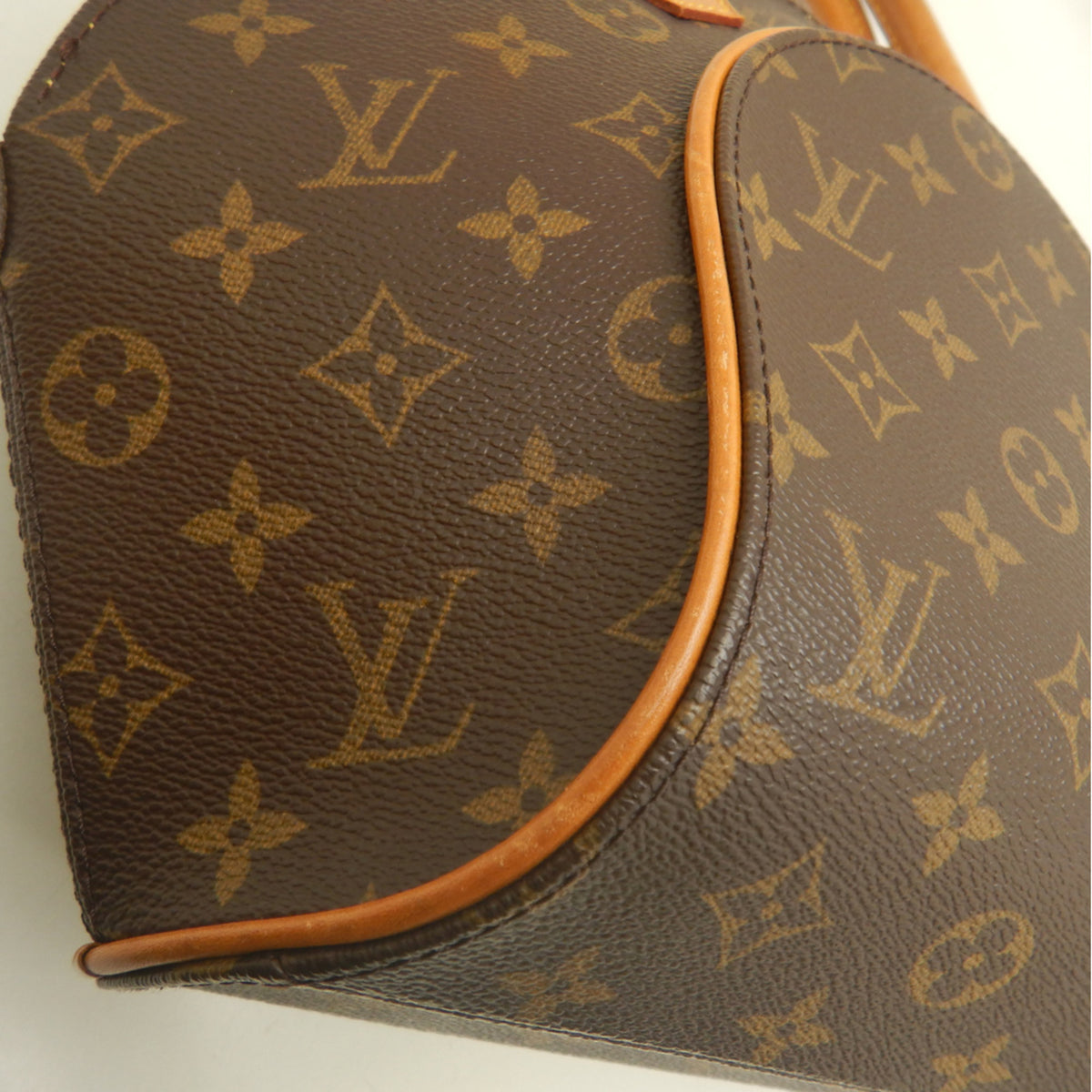 Louis Vuitton Brown Monogram Monogram Canvas Handbag (Pre-Owned)