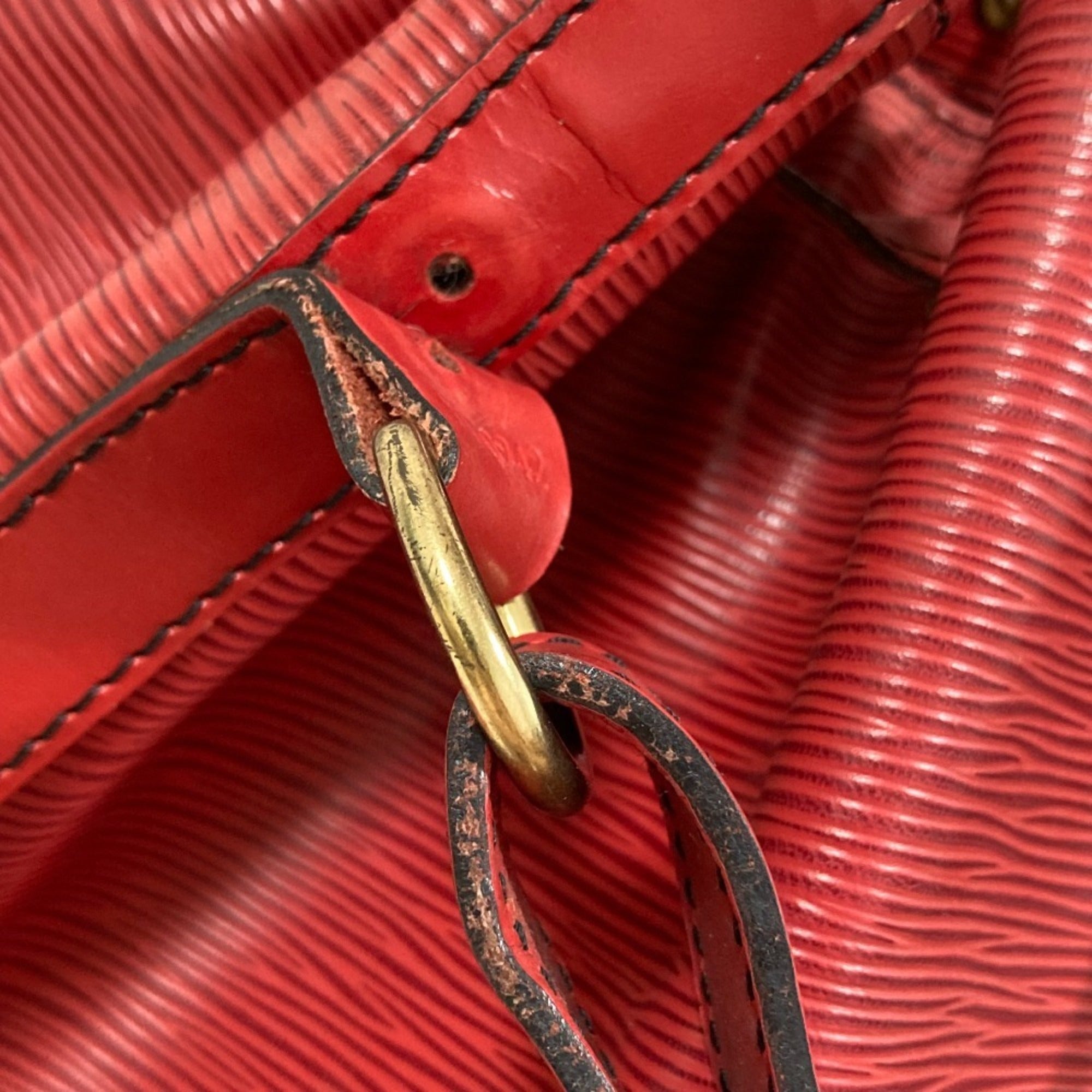 Louis Vuitton Castilian Red Epi Leather Shoulder Bag (Pre-Owned)
