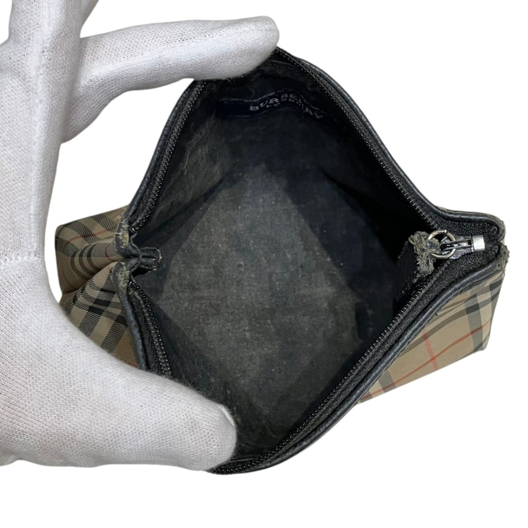 Burberry Black Leather Pouch Shoulder Bag (Pre-Owned)