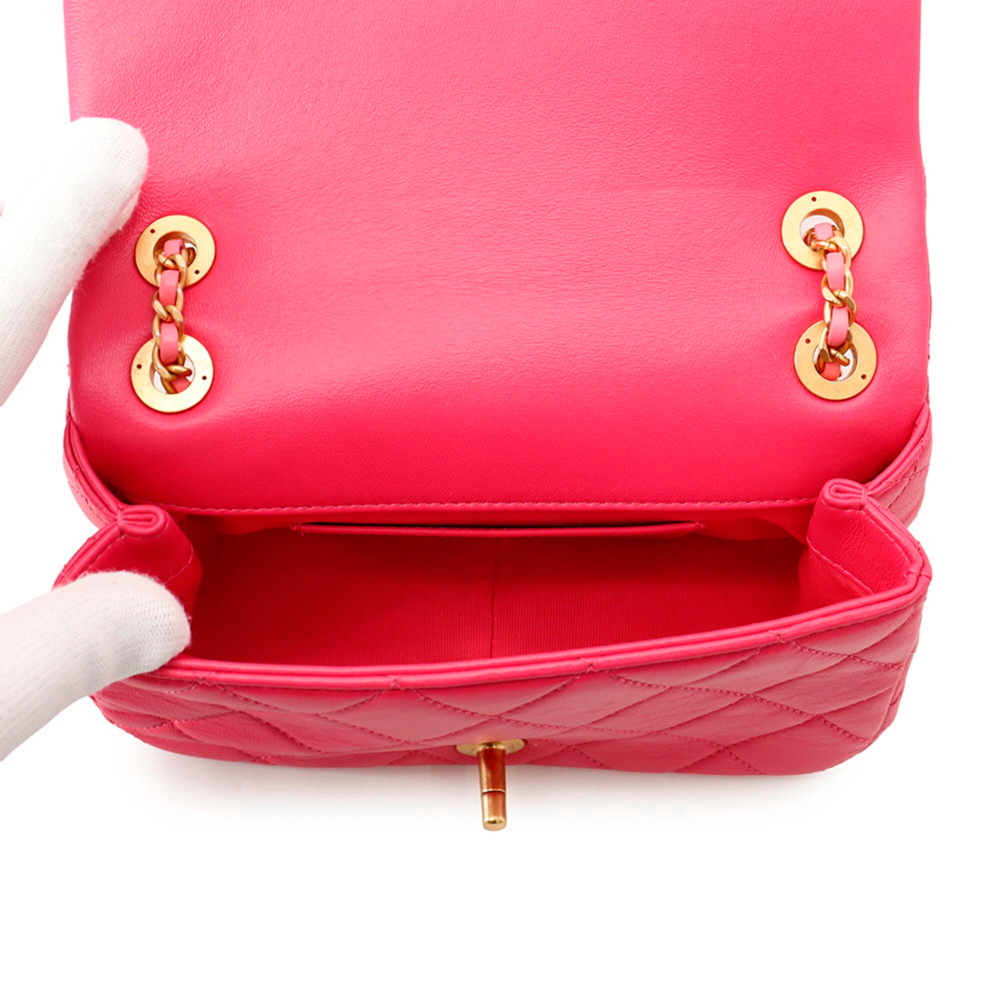 Chanel Matelasse Pink Leather Handbag Shoulder Bag (Pre-Owned)
