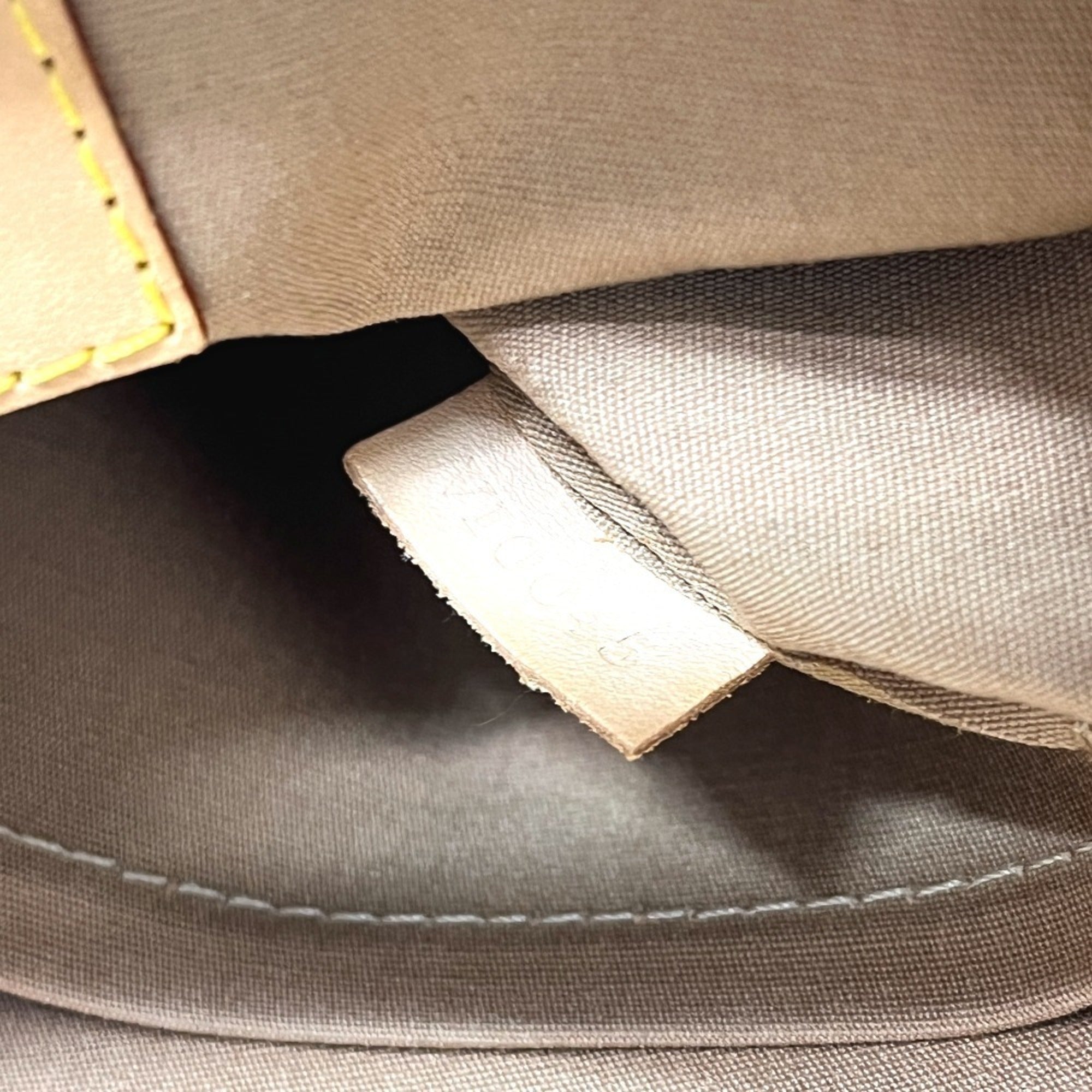 Louis Vuitton Beige Noisette Monogram Vernis Canvas Handbag Tote Bag (Pre-Owned)