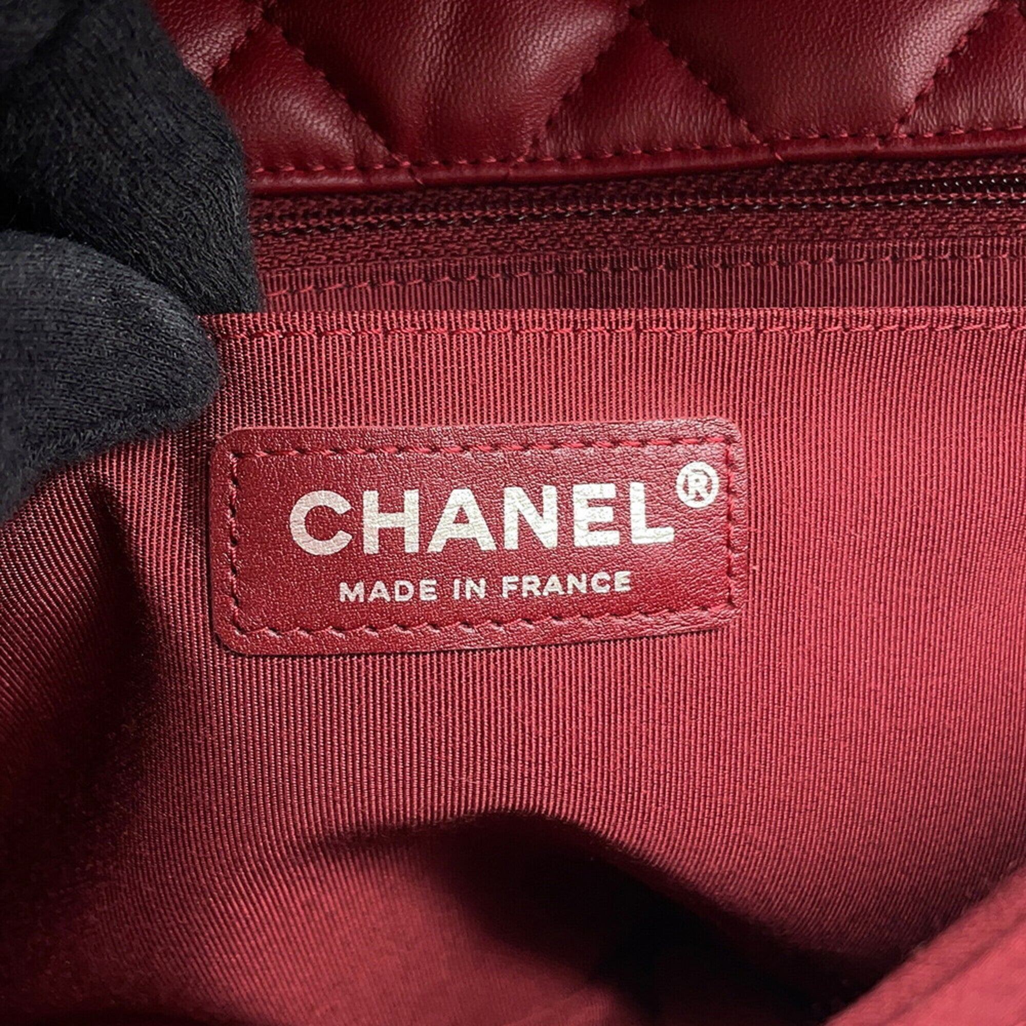 Chanel Red Color Leather Shoulder Bag (Pre-Owned)