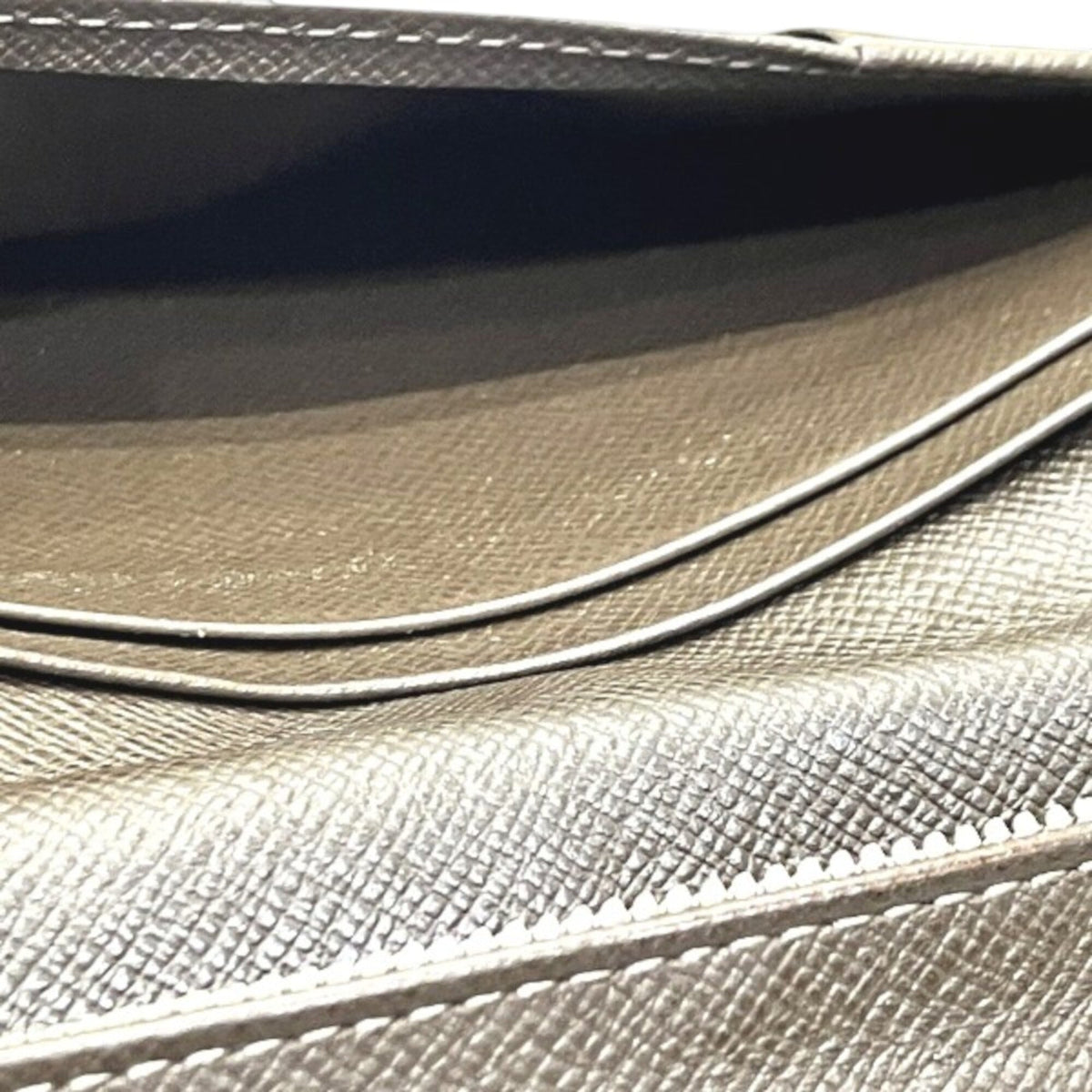 Louis Vuitton Brown Leather Wallet (Bi-Fold) (Pre-Owned)