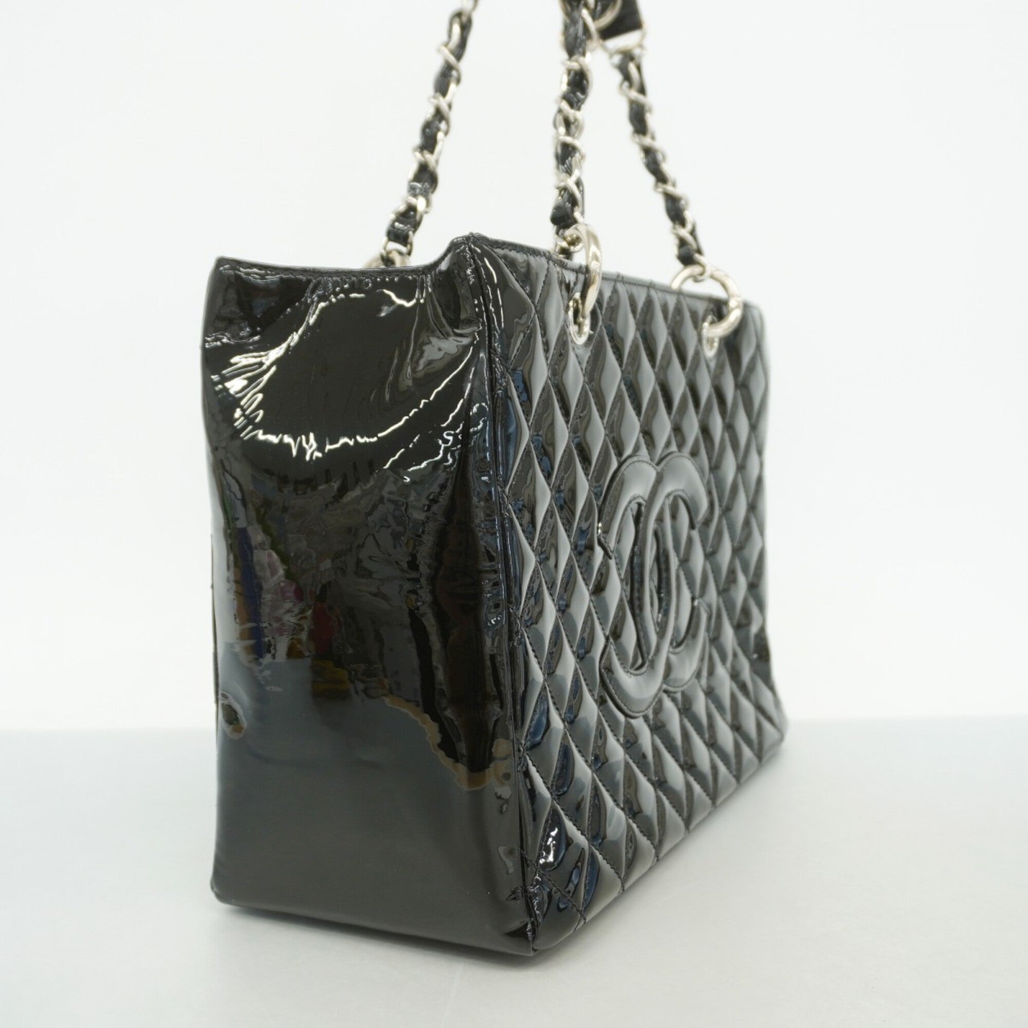 Chanel Black Patent Leather Tote Bag (Pre-Owned)