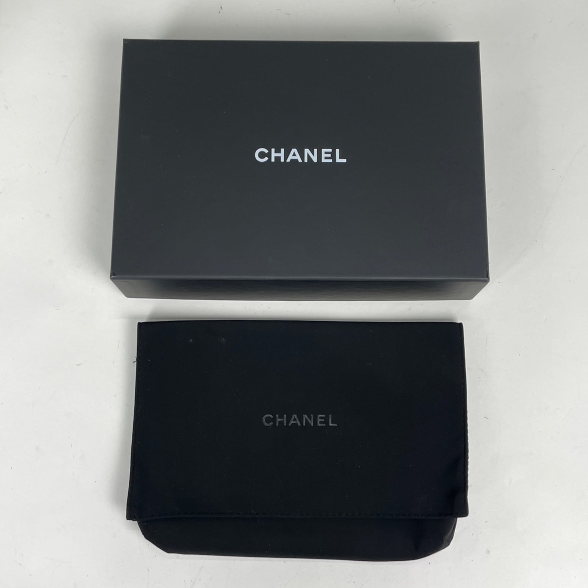 Chanel White Grained Calfskin Chain/Shoulder Wallet (Pre-Owned)
