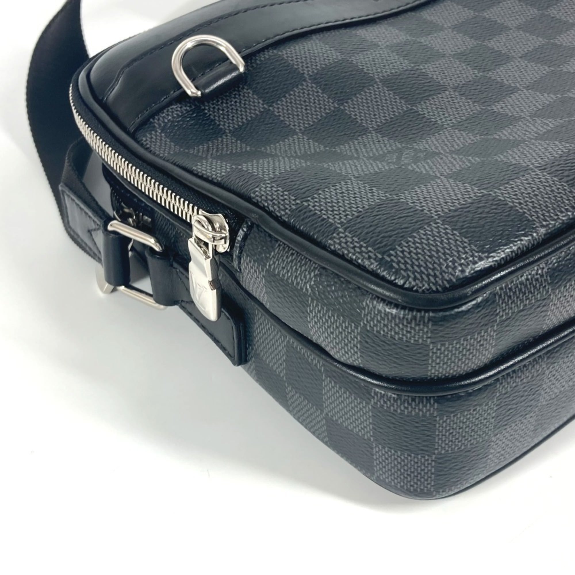 Louis Vuitton Damier Graphite Black Damier Graphite Shoulder Bag (Pre-Owned)