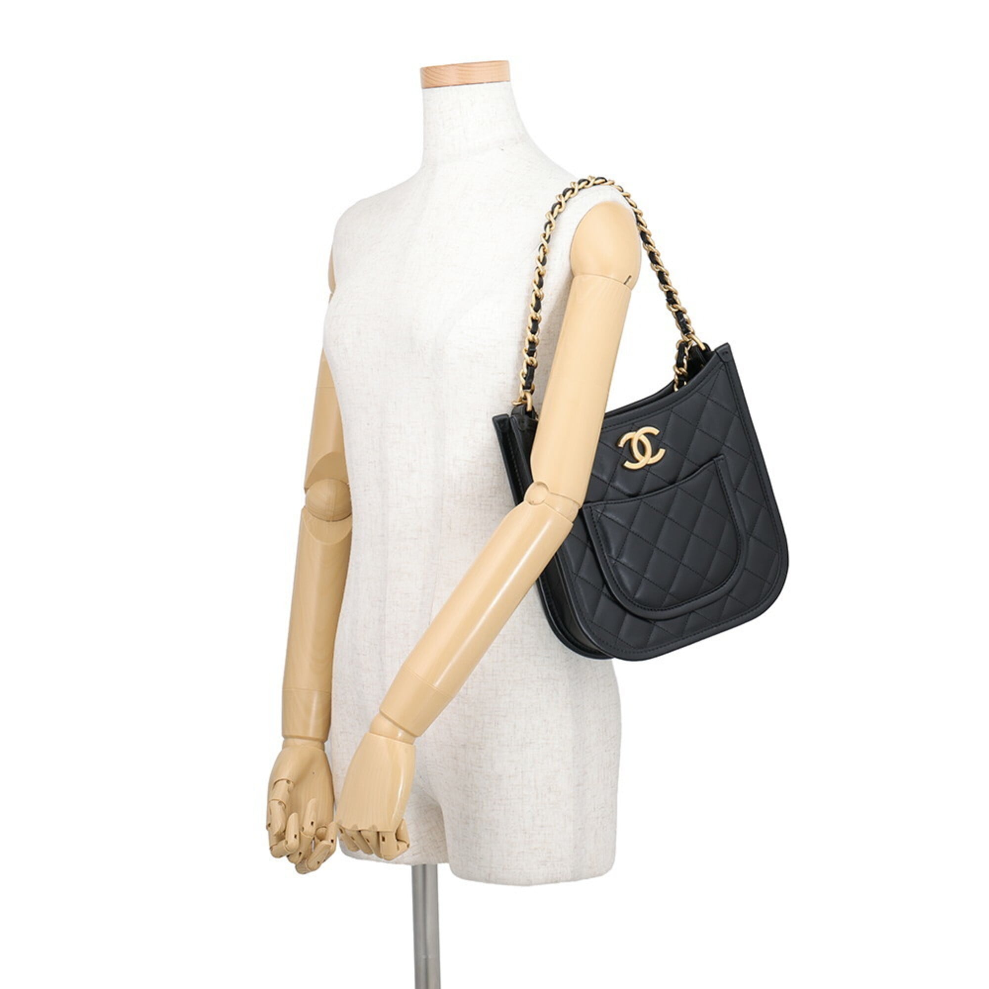 Chanel Matelasse Black Leather Handbag Shoulder Bag (Pre-Owned)