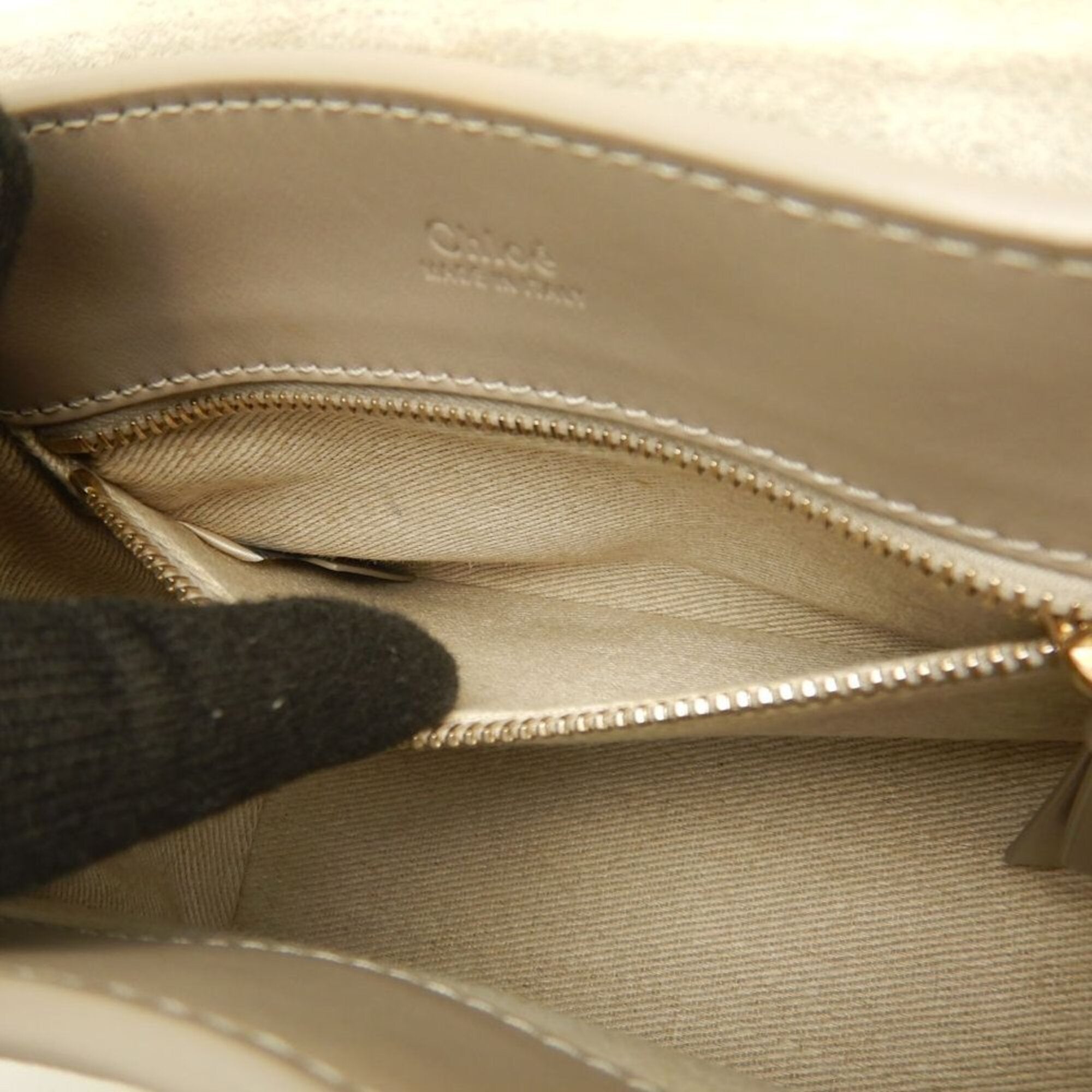 Chloé Grayish Leather Handbag (Pre-Owned)