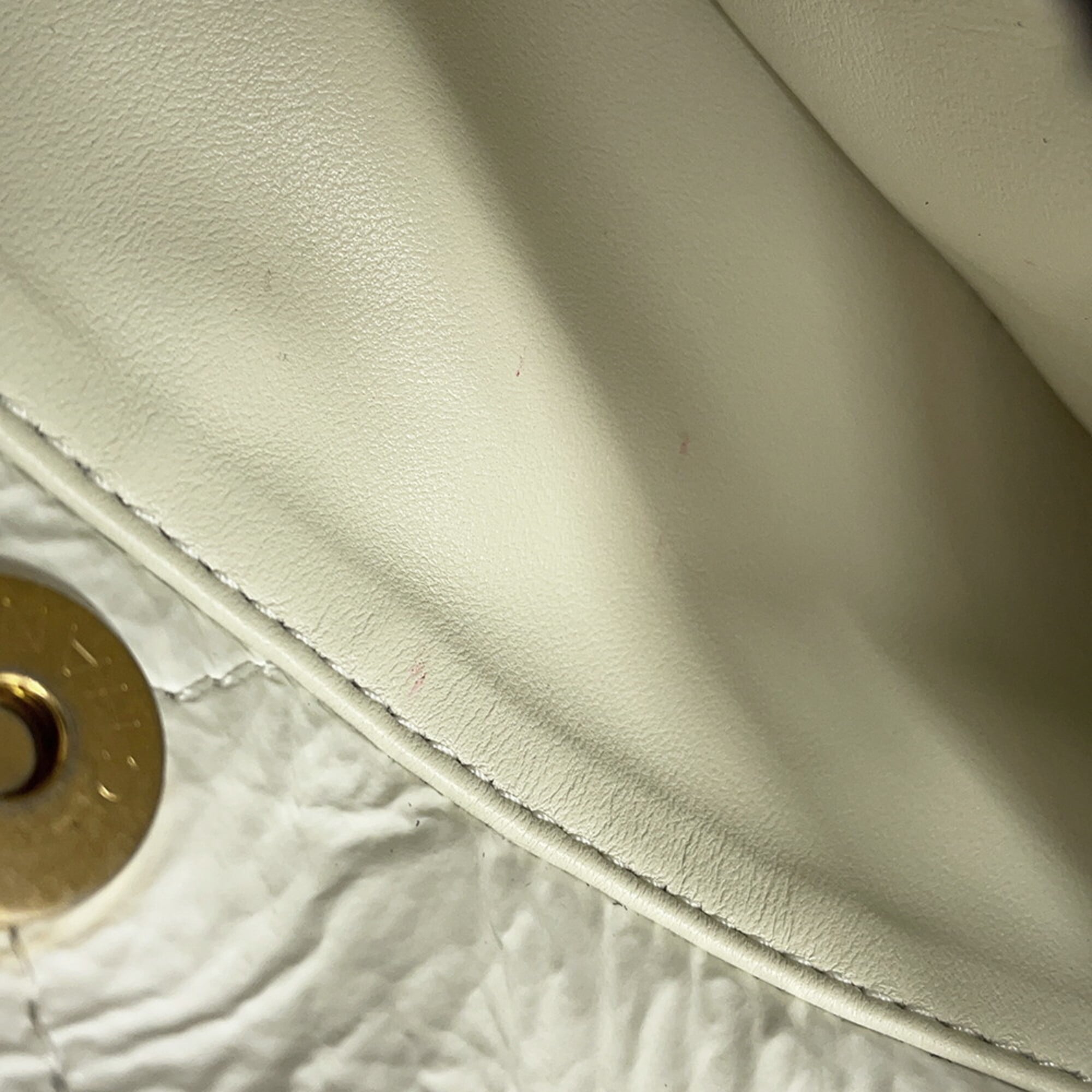 Chanel White Handbag Shoulder Bag (Pre-Owned)