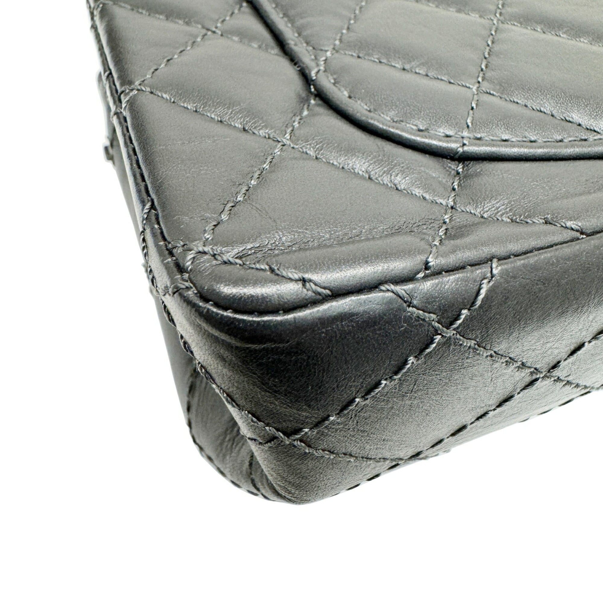 Chanel Dark Gray Leather Shoulder Bag (Pre-Owned)