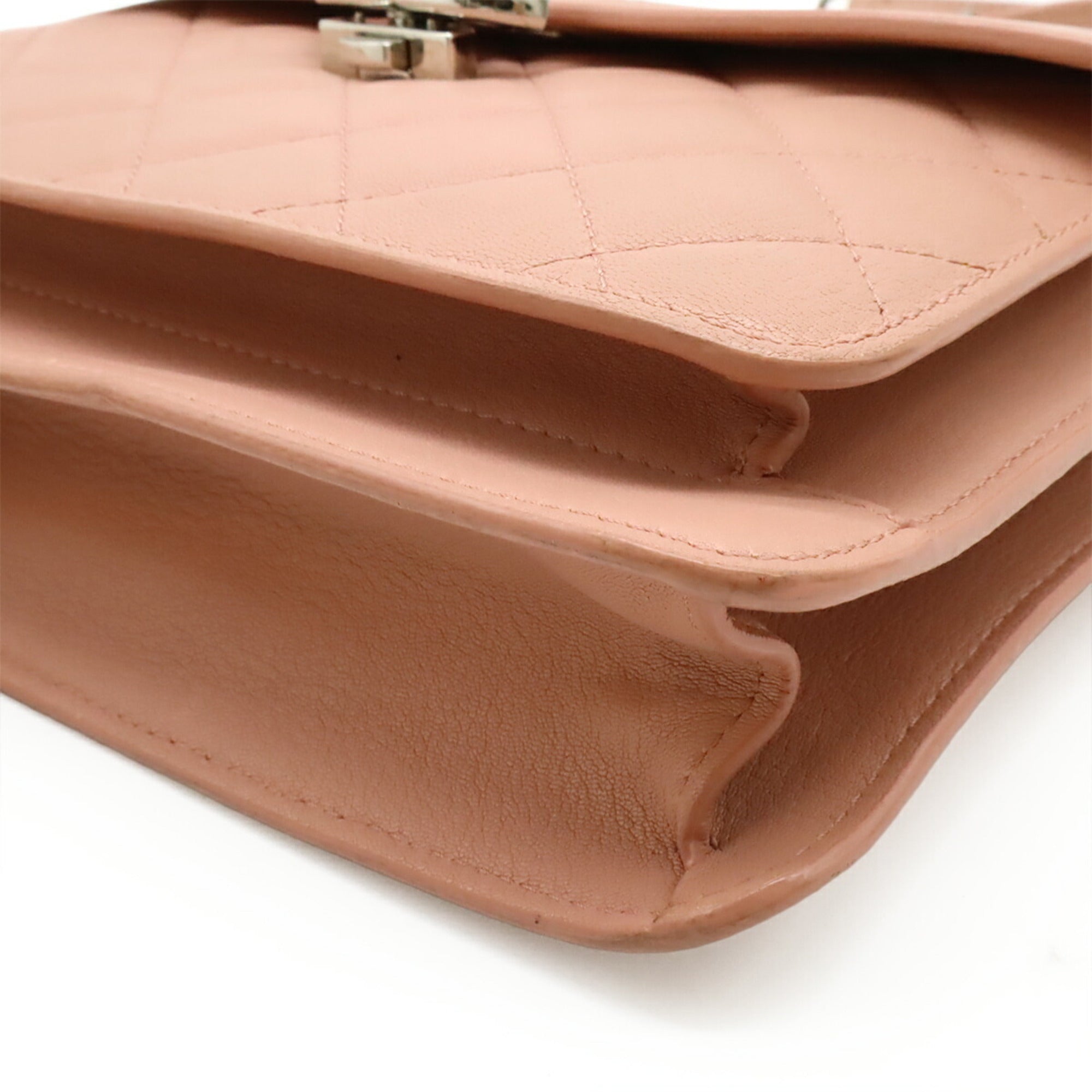 Chanel Pink Leather Shoulder Bag (Pre-Owned)