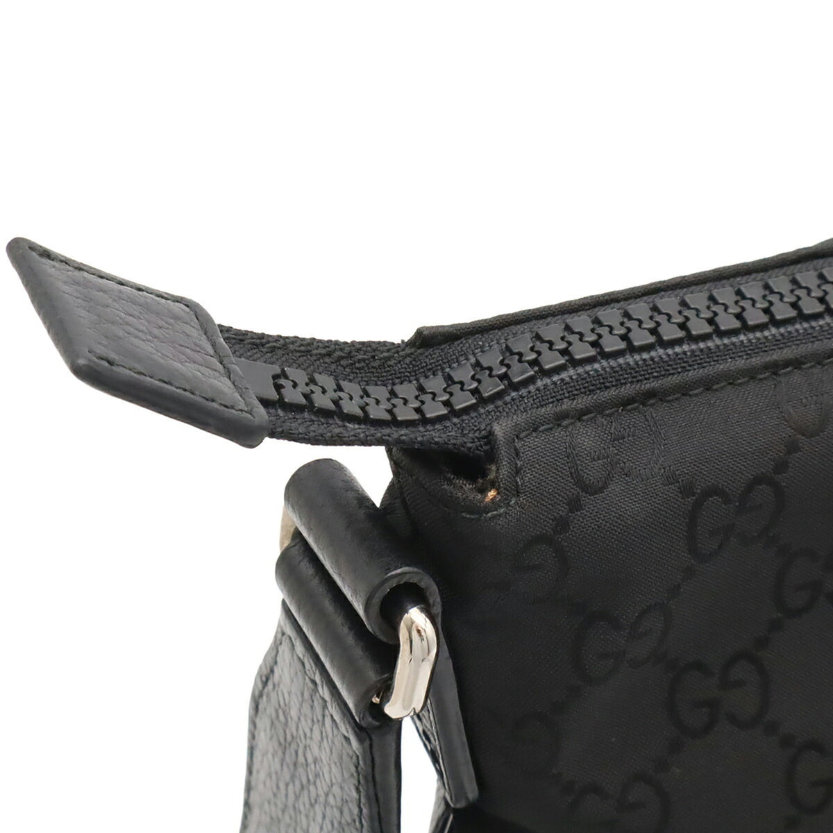 Gucci Black Gray Nylon Leather Shoulder Bag (Pre-Owned)