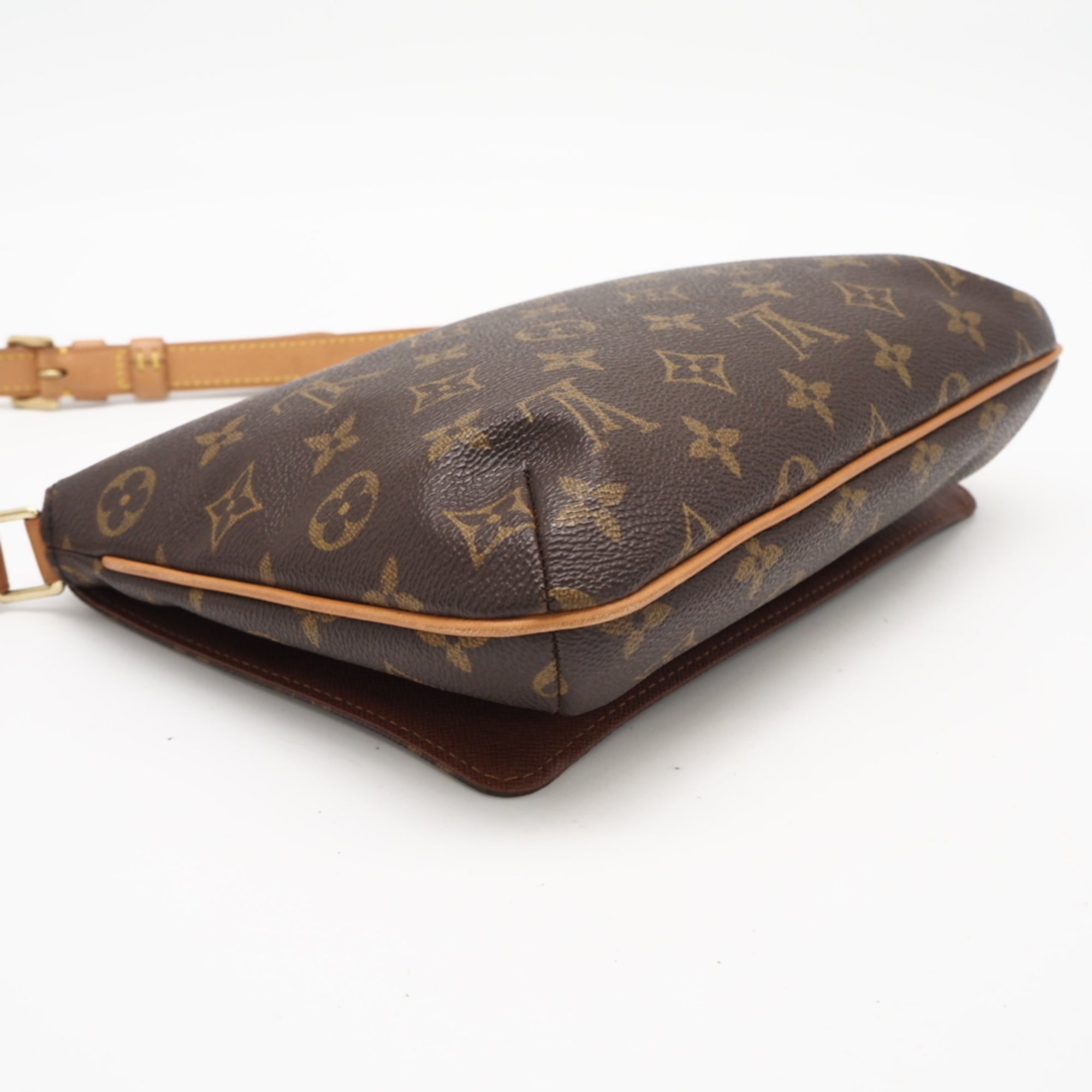 Louis Vuitton Brown Coated Canvas Leather Shoulder Bag (Pre-Owned)