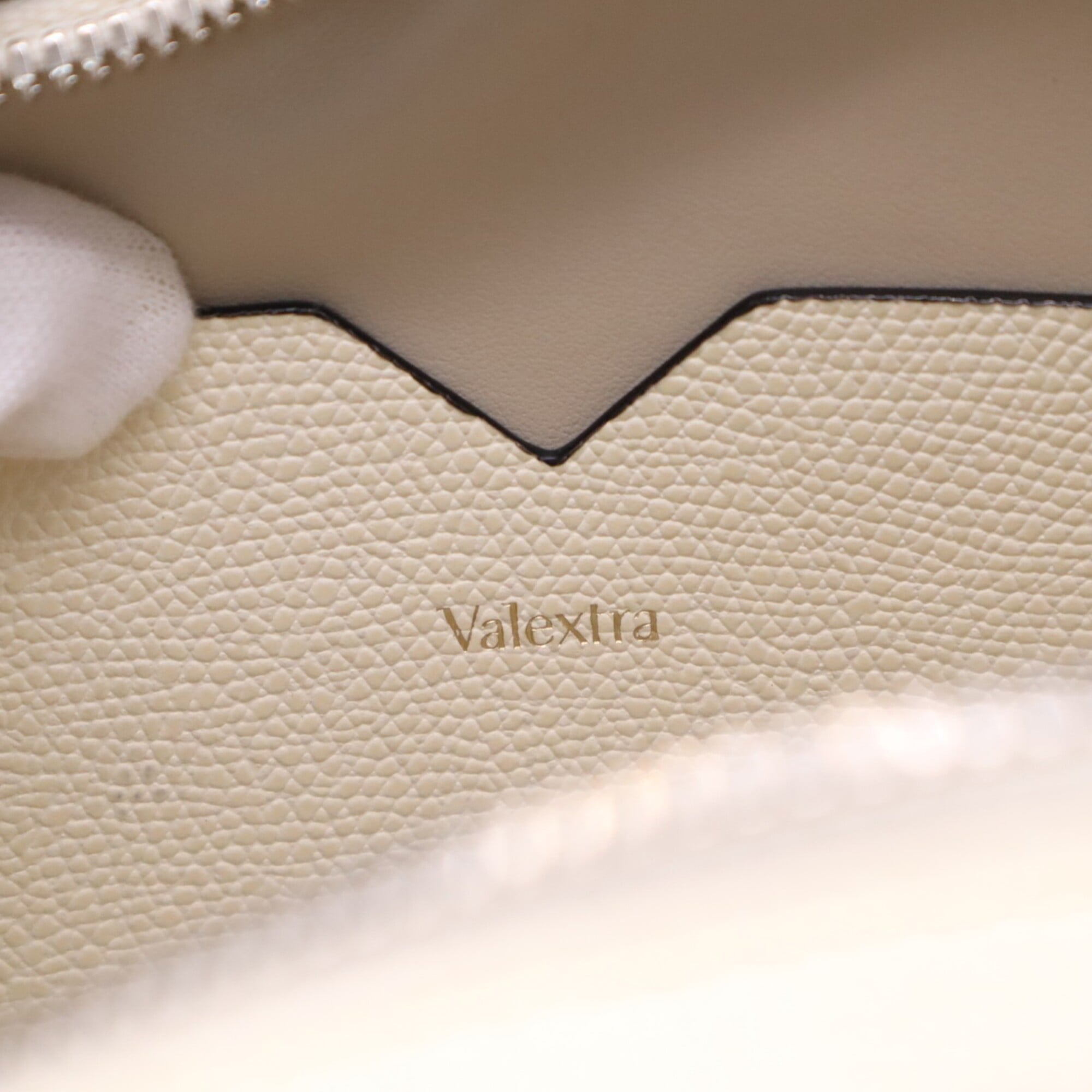 Valextra Ivory Leather Shoulder Bag (Pre-Owned)