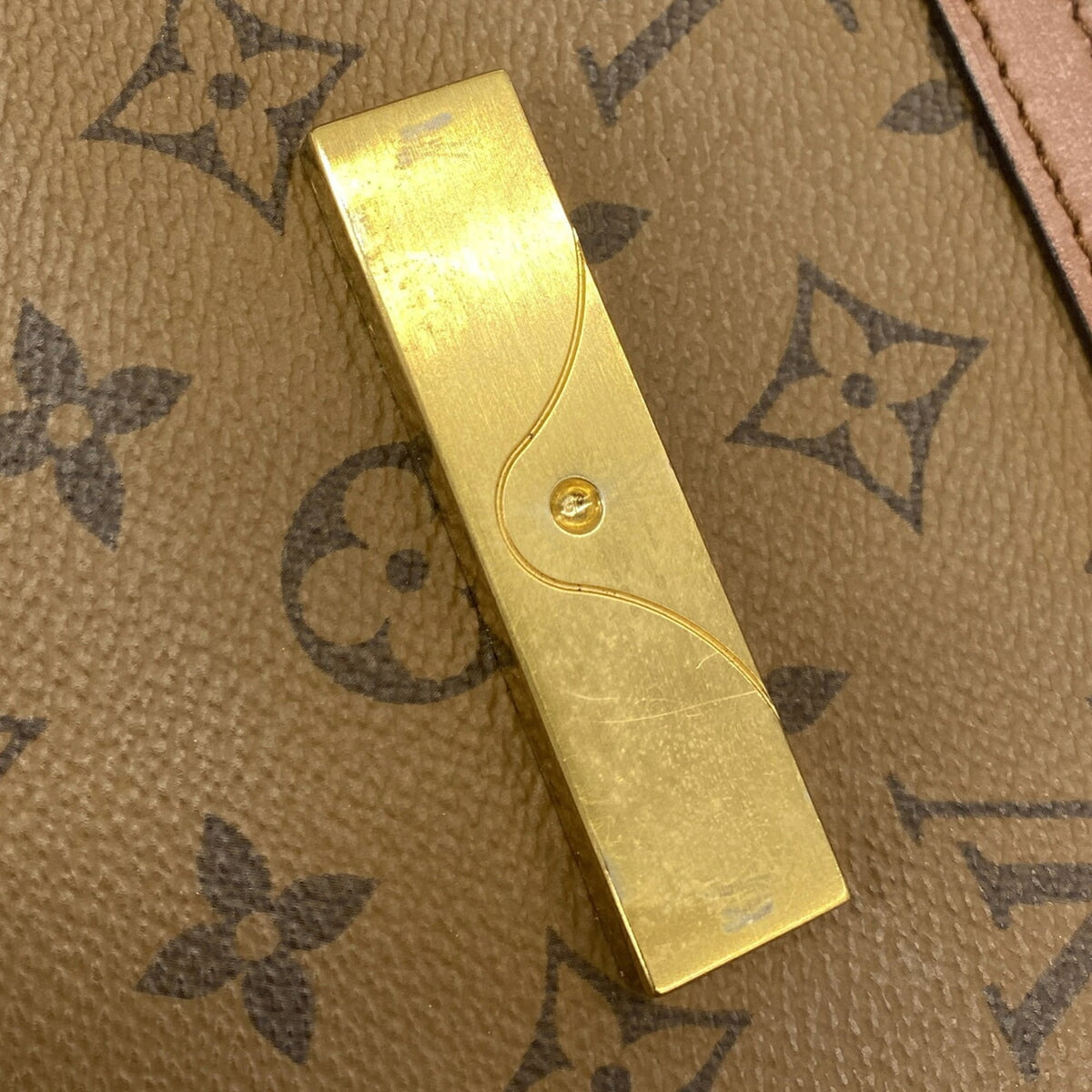 Louis Vuitton Brown Shoulder Bag (Pre-Owned)