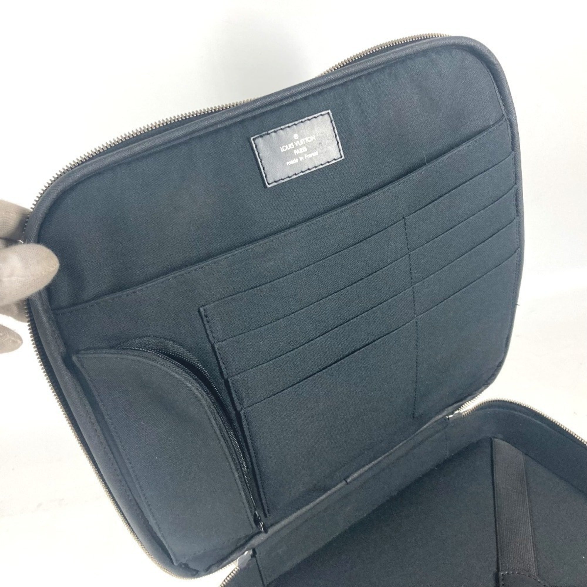 Louis Vuitton Ardoise Black Taiga Leather Handbag Shoulder Bag (Pre-Owned)