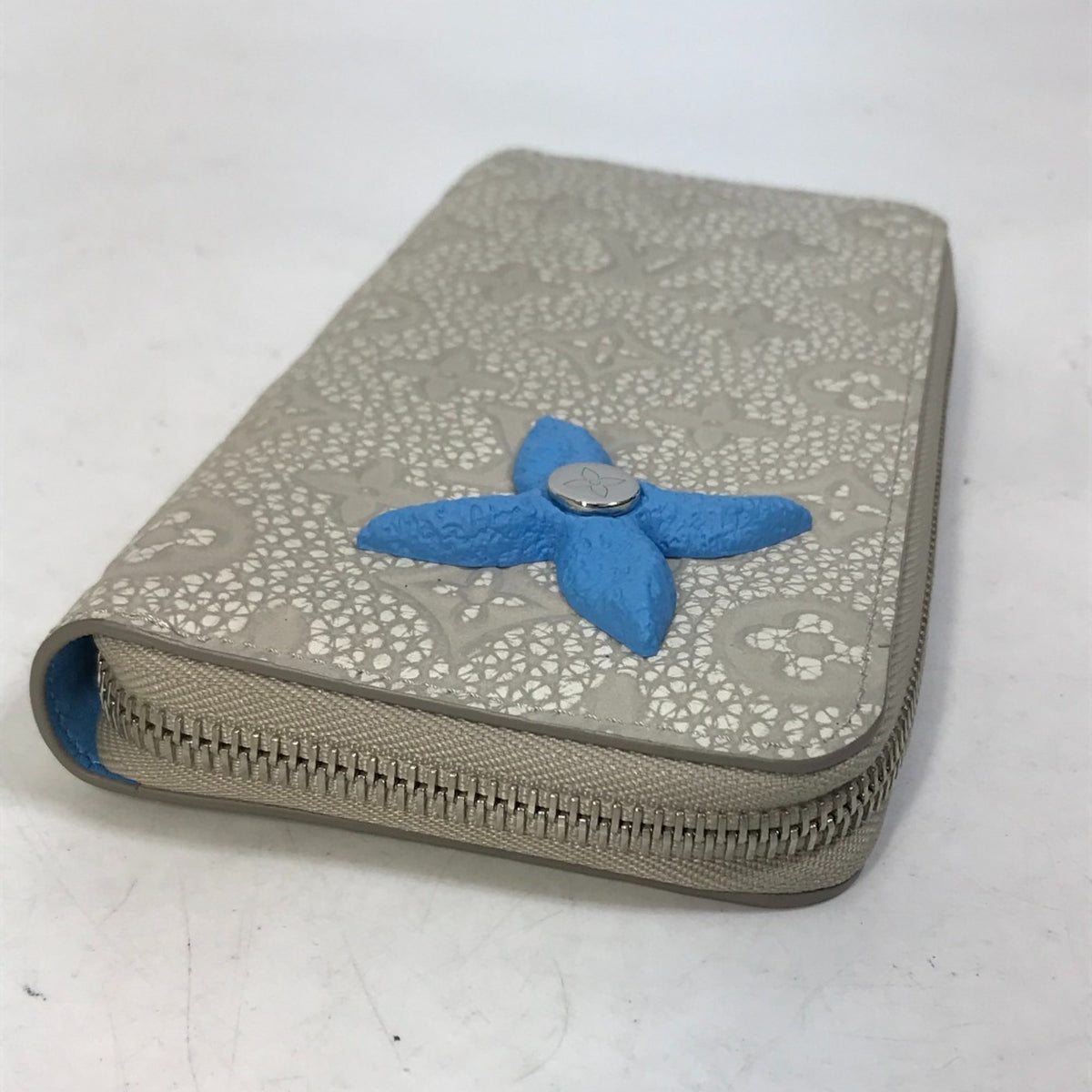 Louis Vuitton White Leather Long Wallet (Bi-Fold) (Pre-Owned)