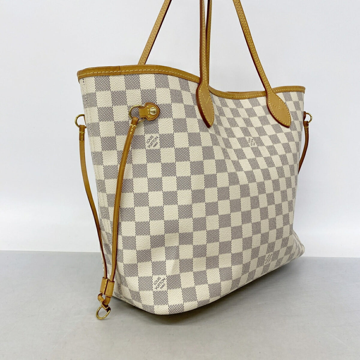Louis Vuitton White Tote Bag (Pre-Owned)