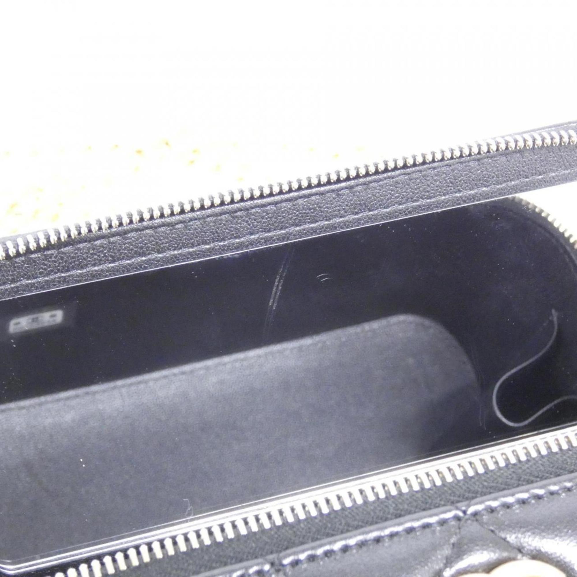 Chanel Black Leather Shoulder Bag (Pre-Owned)