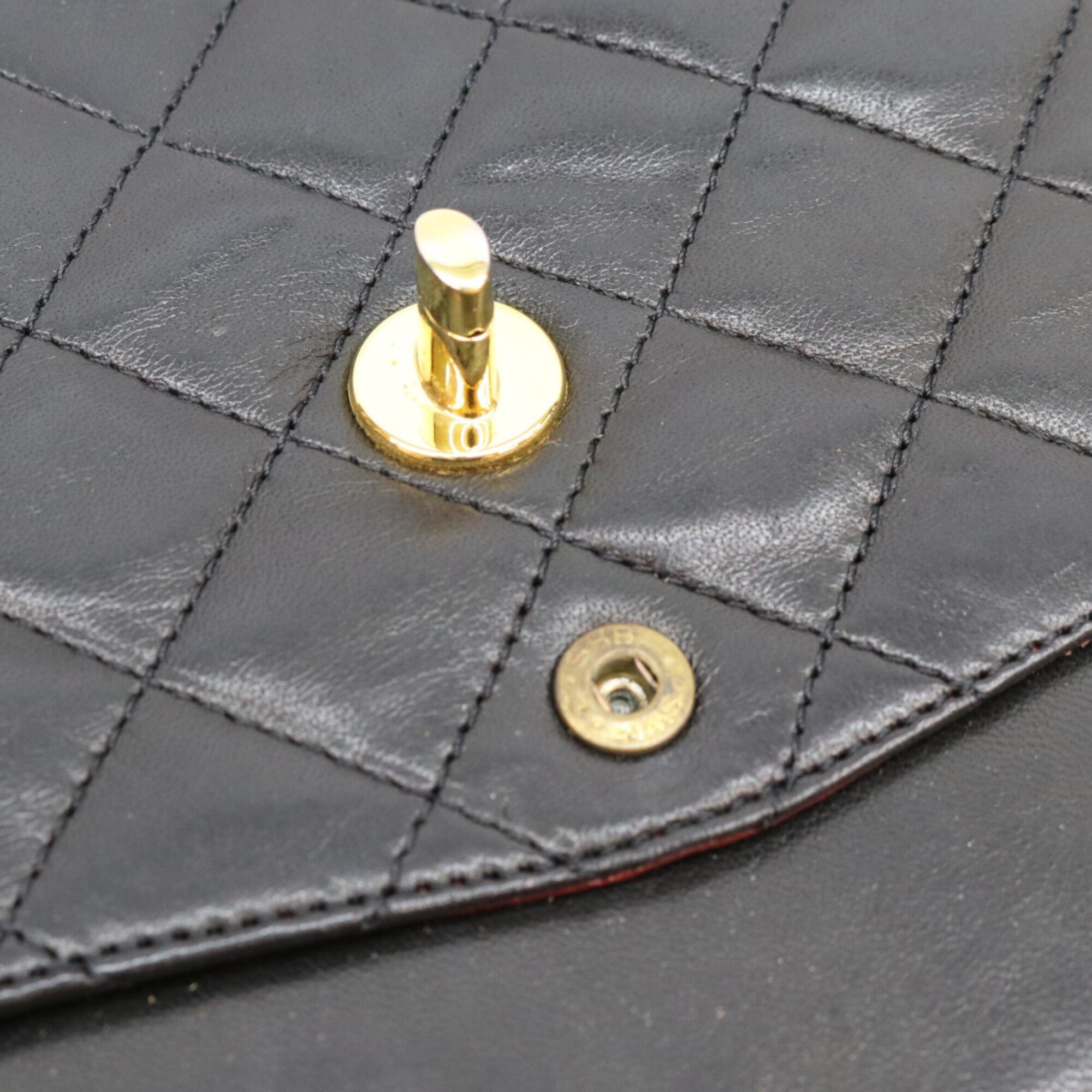 Chanel Black Leather Shoulder Bag (Pre-Owned)