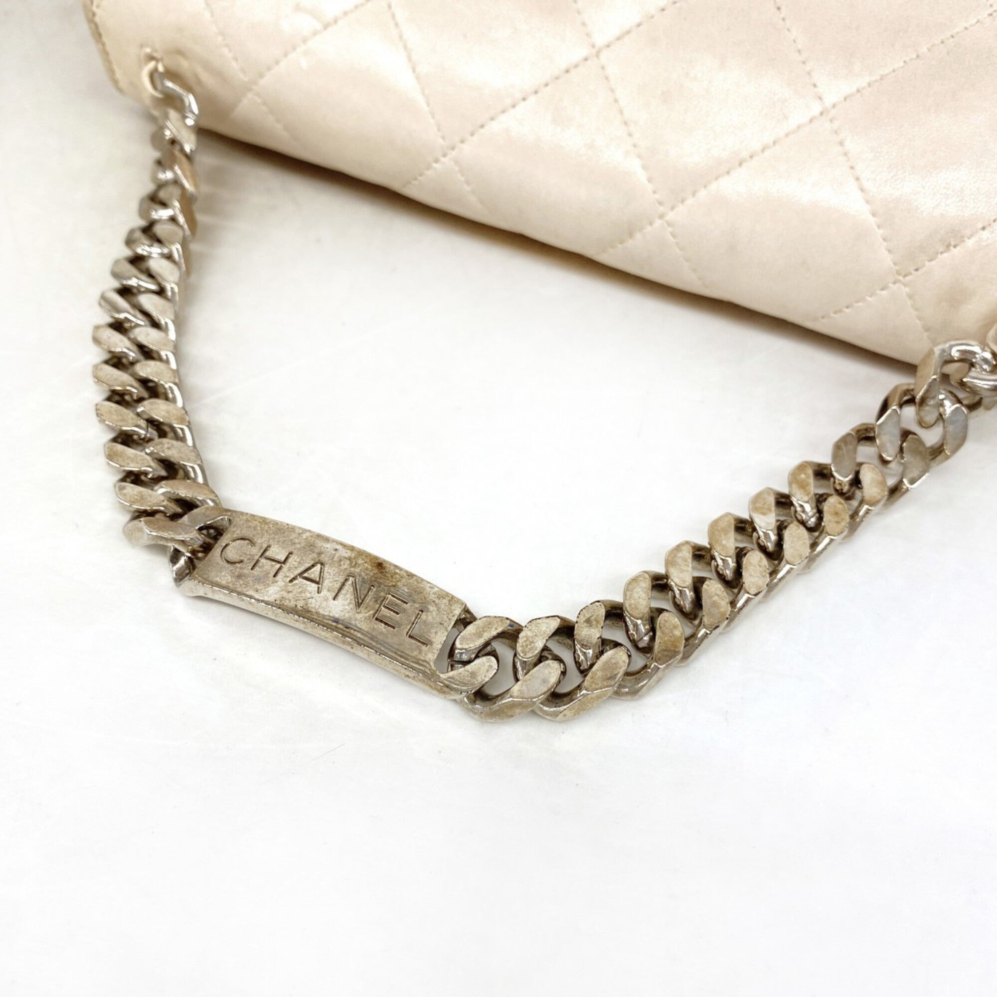 Chanel Ivory Leather Handbag (Pre-Owned)