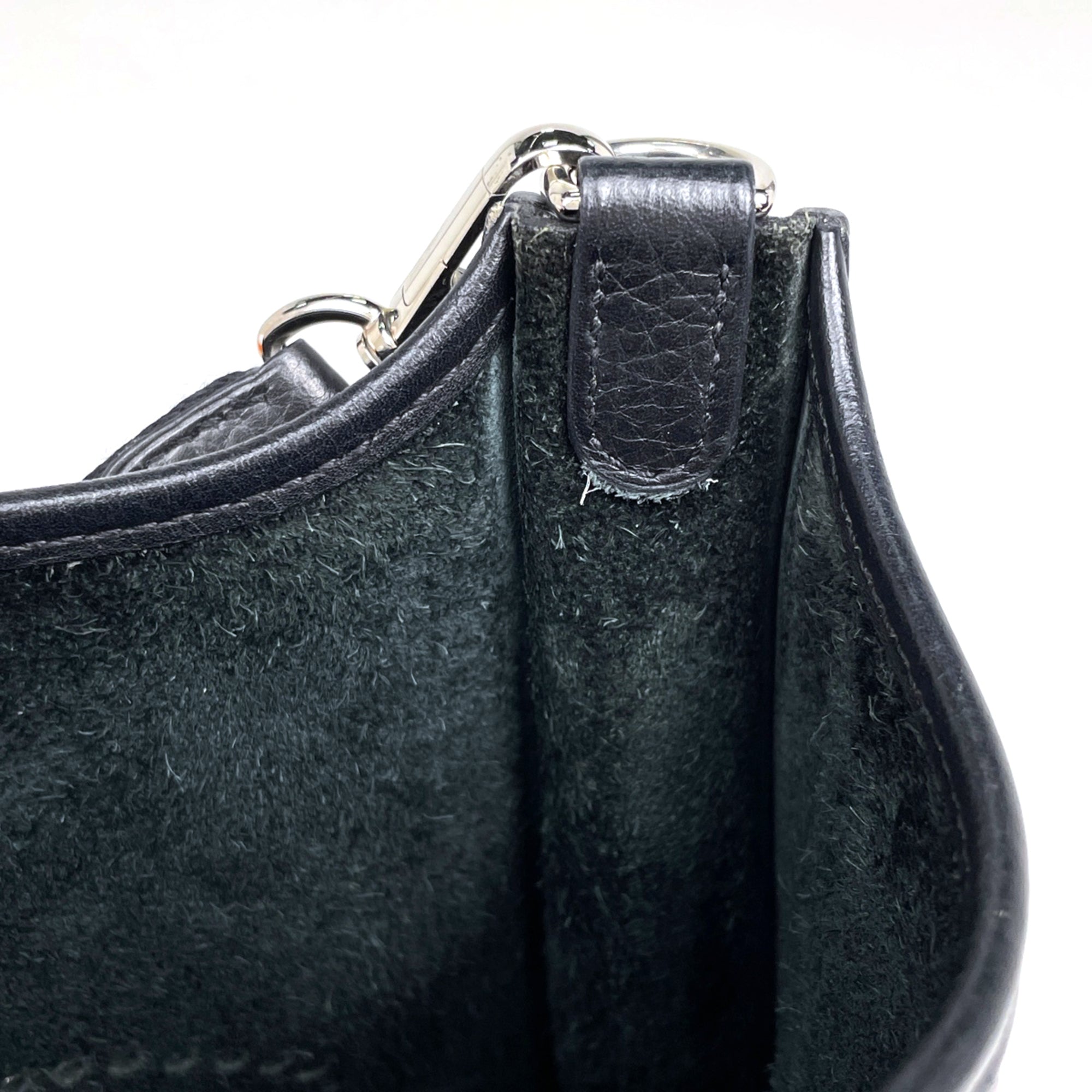 Hermes Black Taurillon Clemence Leather Pochette Shoulder Bag (Pre-Owned)