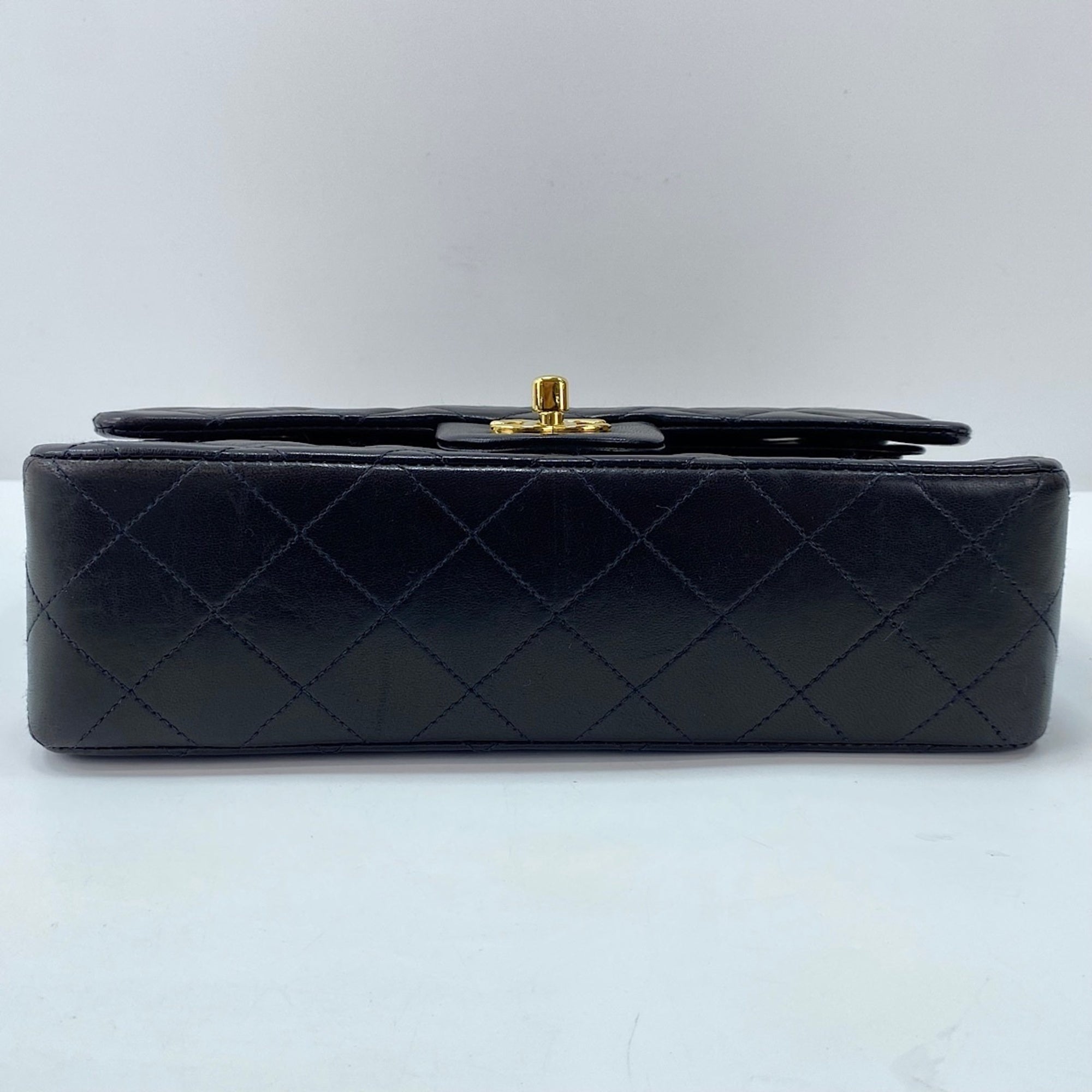 Chanel Black Shoulder Bag (Pre-Owned)