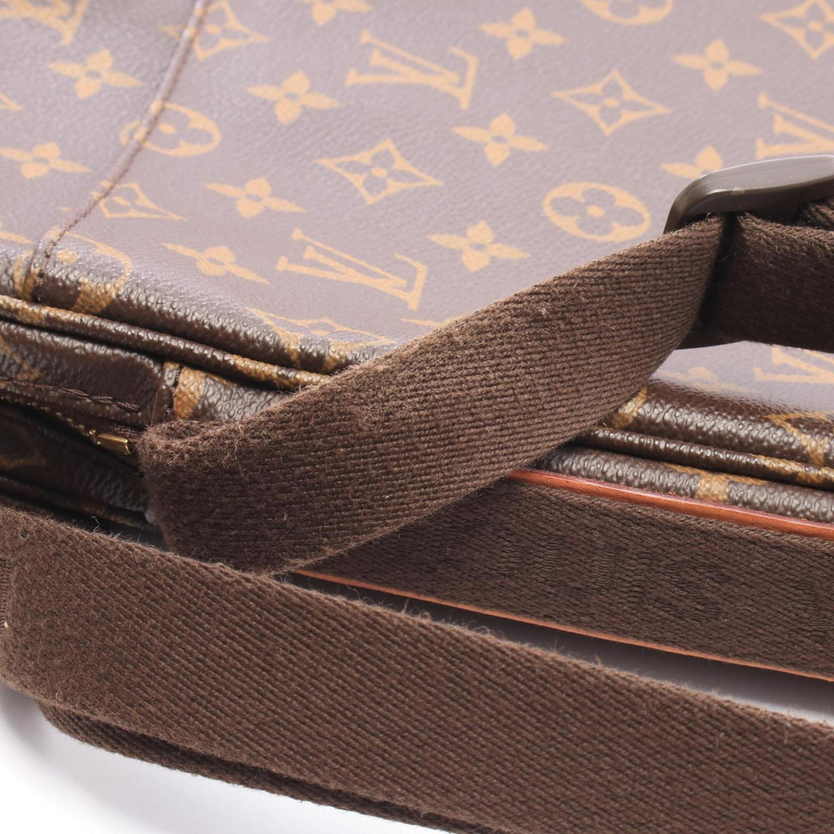 Louis Vuitton Brown Monogram Monogram Leather Handbag Shoulder Bag (Pre-Owned)