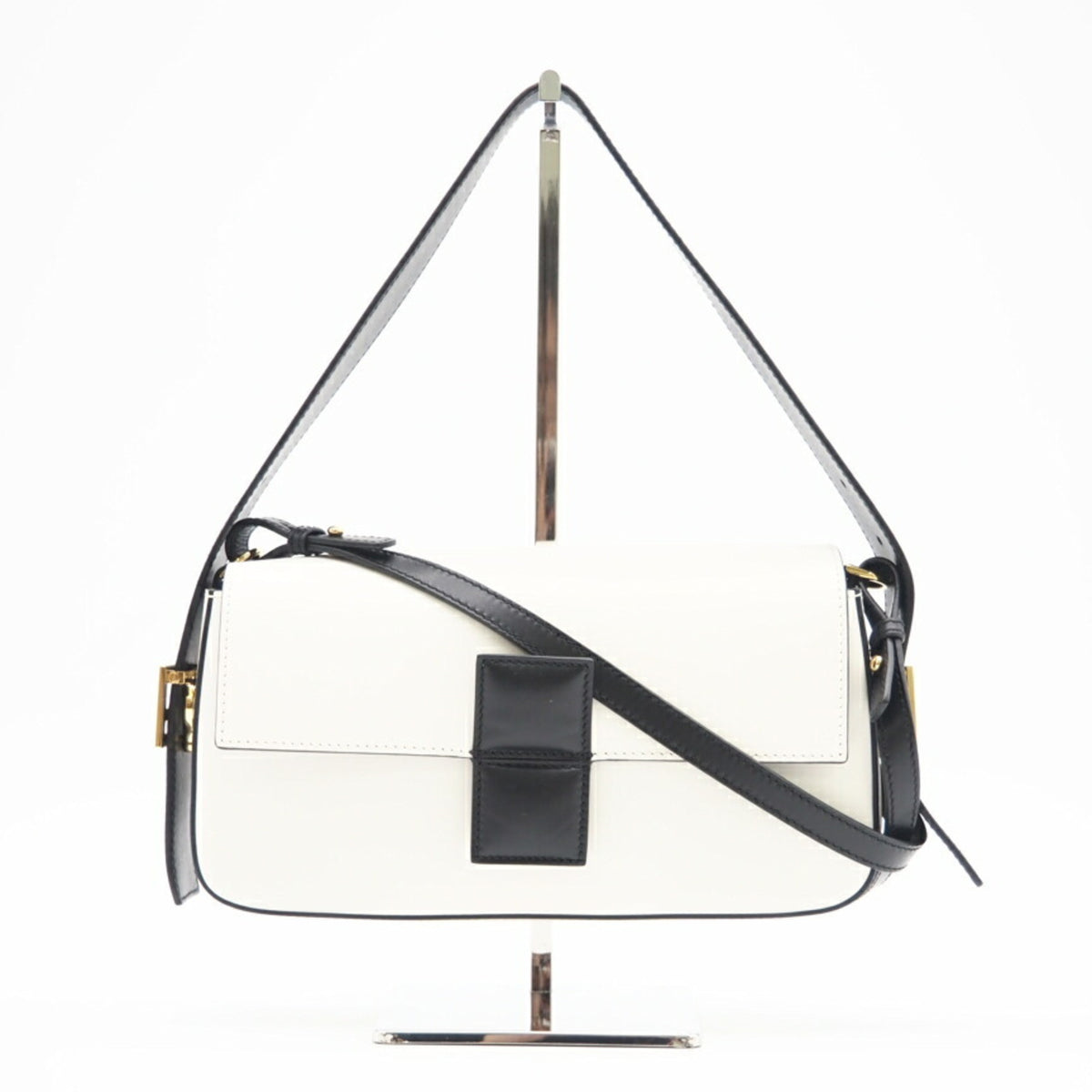 Fendi Black White Leather Shoulder Bag (Pre-Owned)