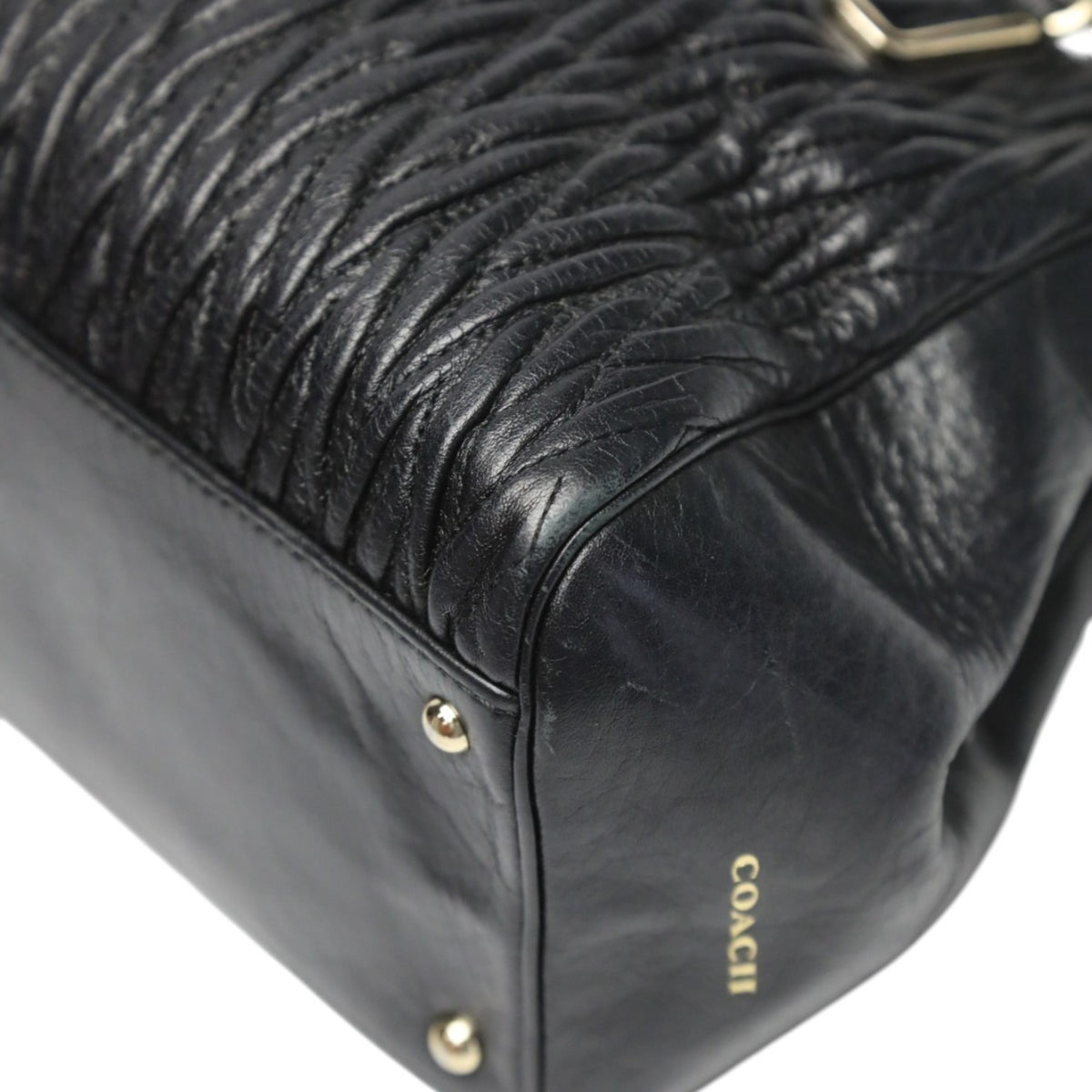 Coach Black Leather Handbag (Pre-Owned)