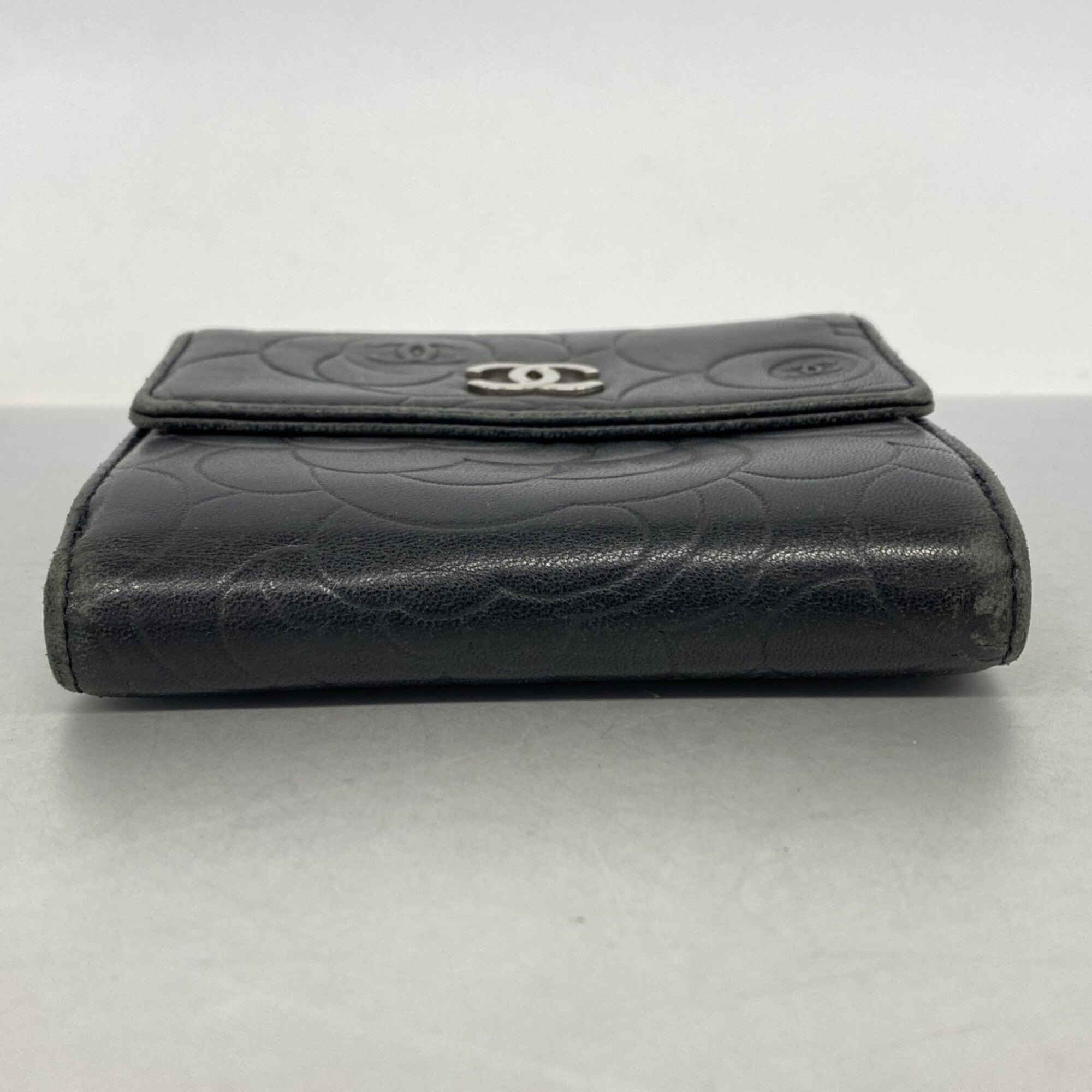 Chanel Black Leather Wallet (Bi-Fold) (Pre-Owned)
