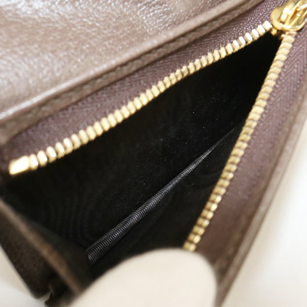Gucci Beige Pvc Wallet (Bi-Fold) (Pre-Owned)