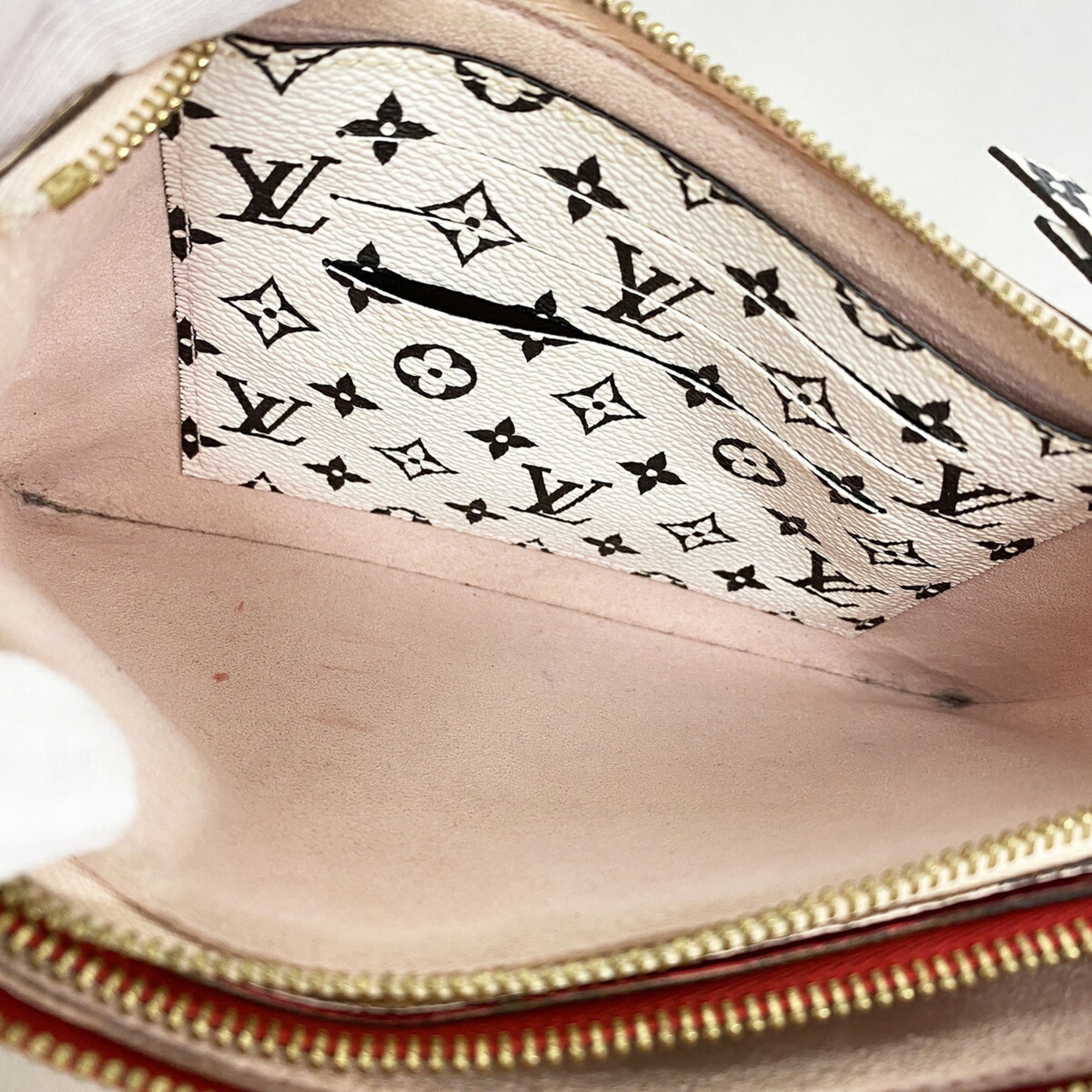 Louis Vuitton Pink Rouge Shoulder Bag (Pre-Owned)