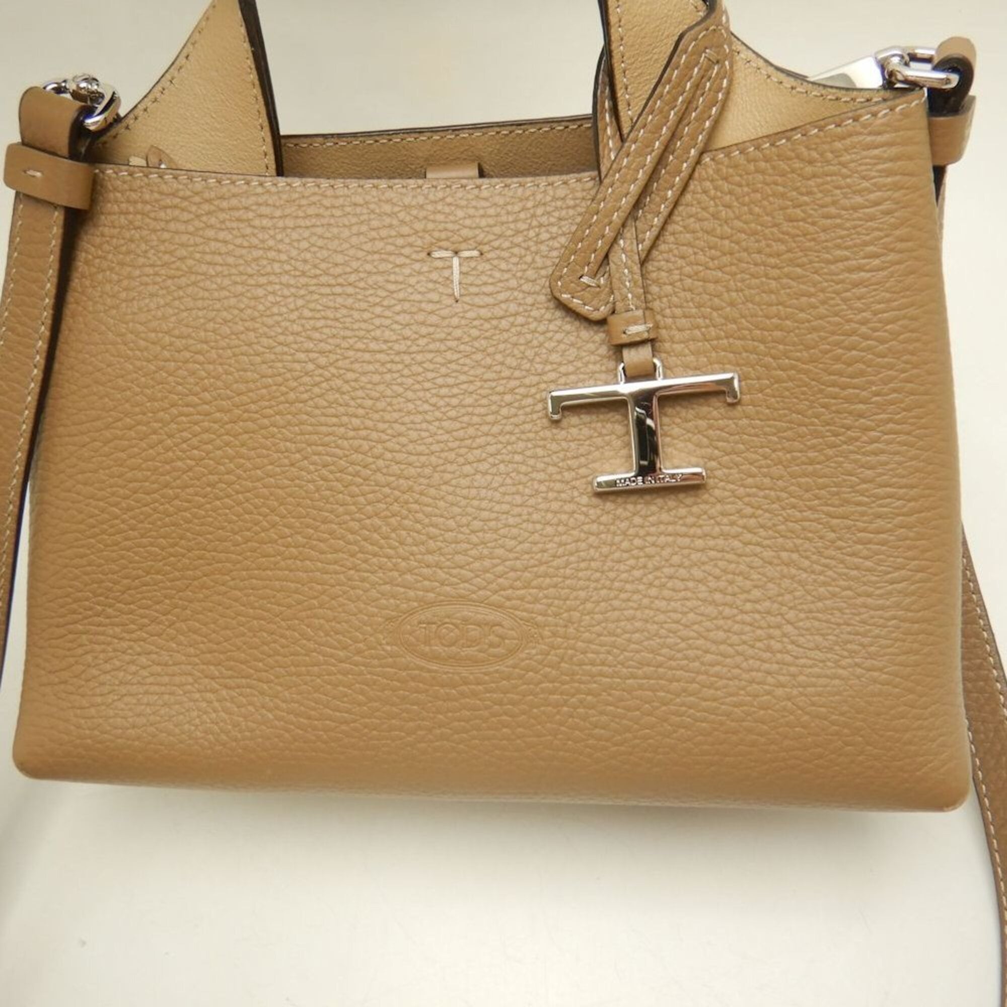 Tod's Brown Leather Handbag (Pre-Owned)