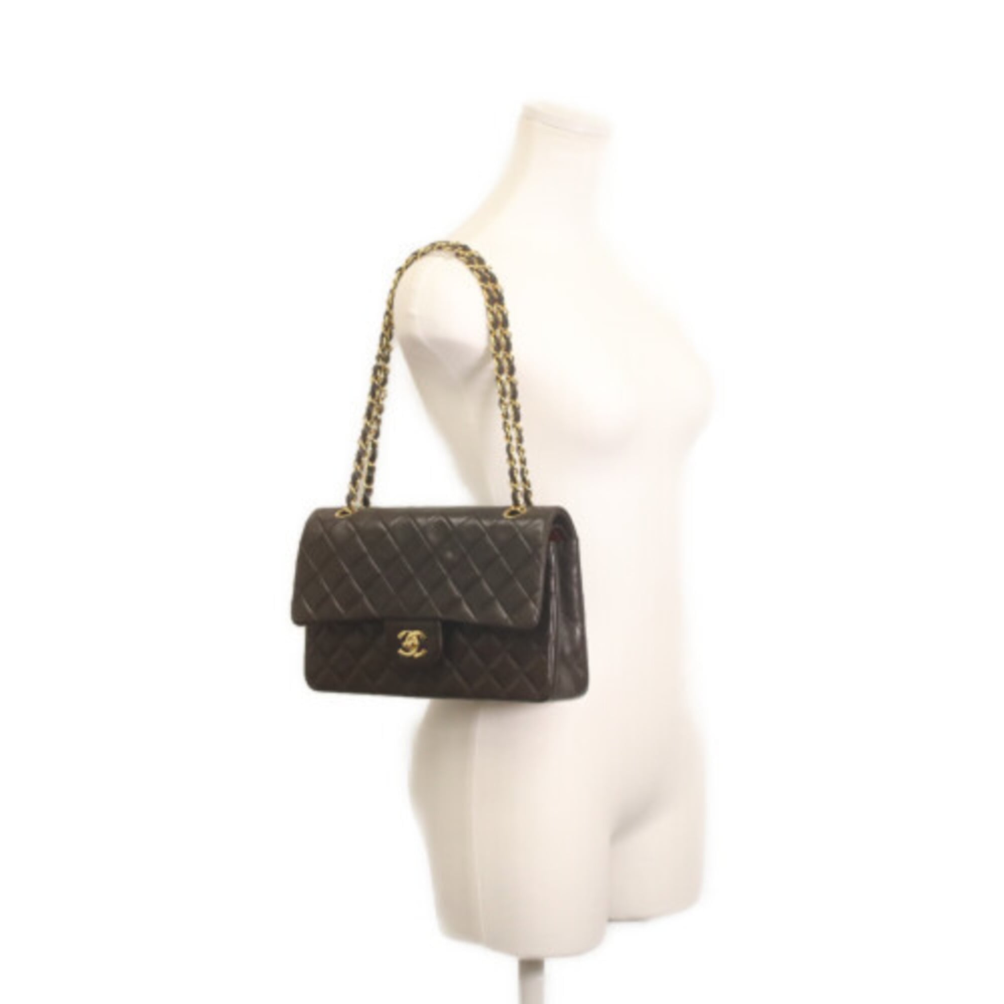 Chanel Black Leather Shoulder Bag (Pre-Owned)