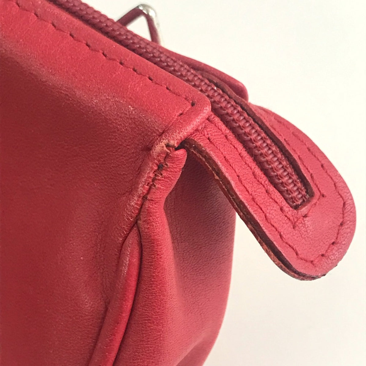 Christian Dior Red Leather Shoulder Bag (Pre-Owned)