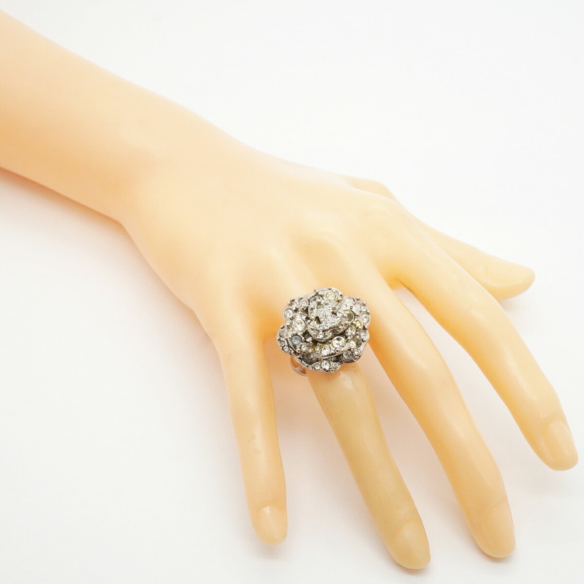 Chanel Silver Metal Rhinestone Band Ring (Pre-Owned)