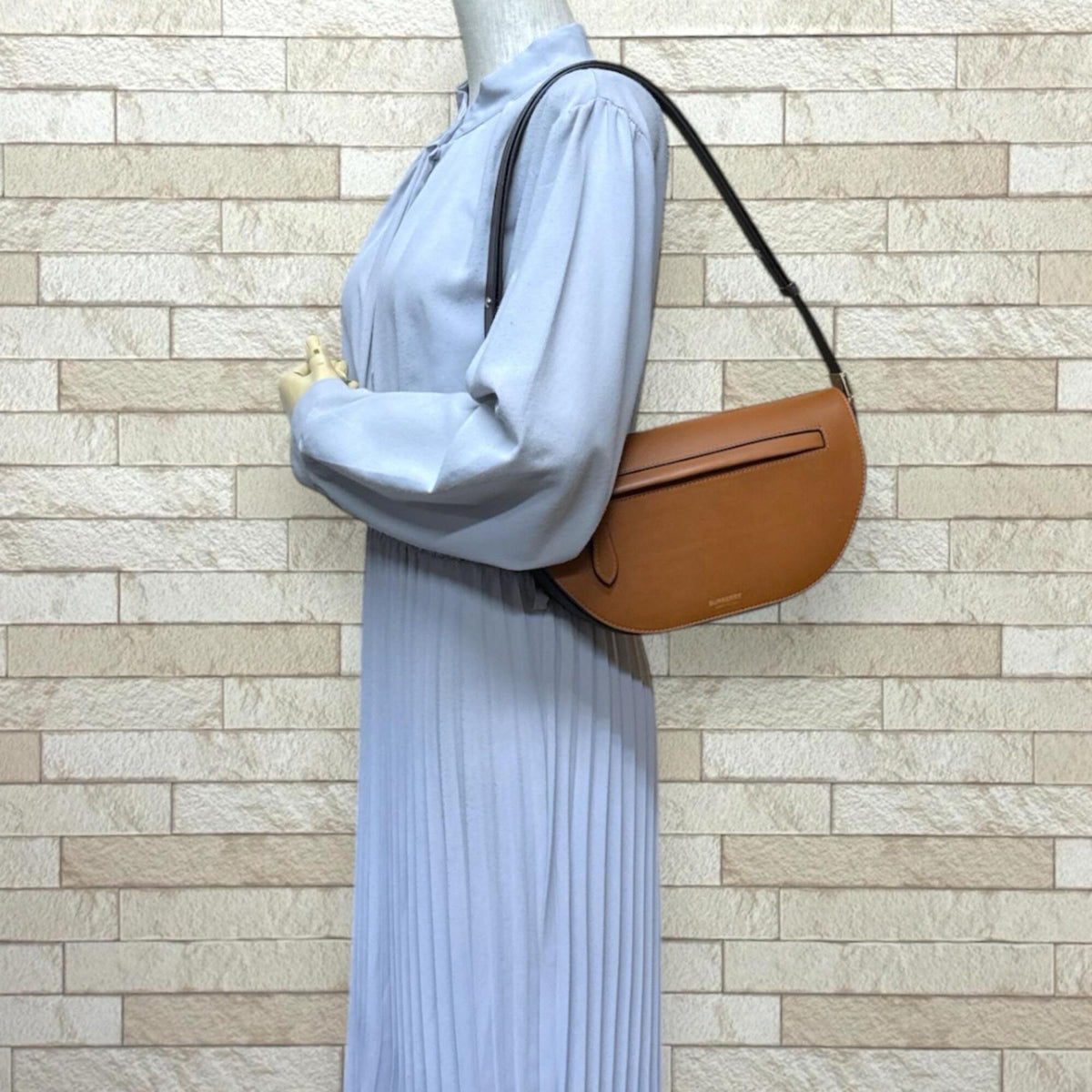 Burberry Brown Leather Shoulder Bag (Pre-Owned)