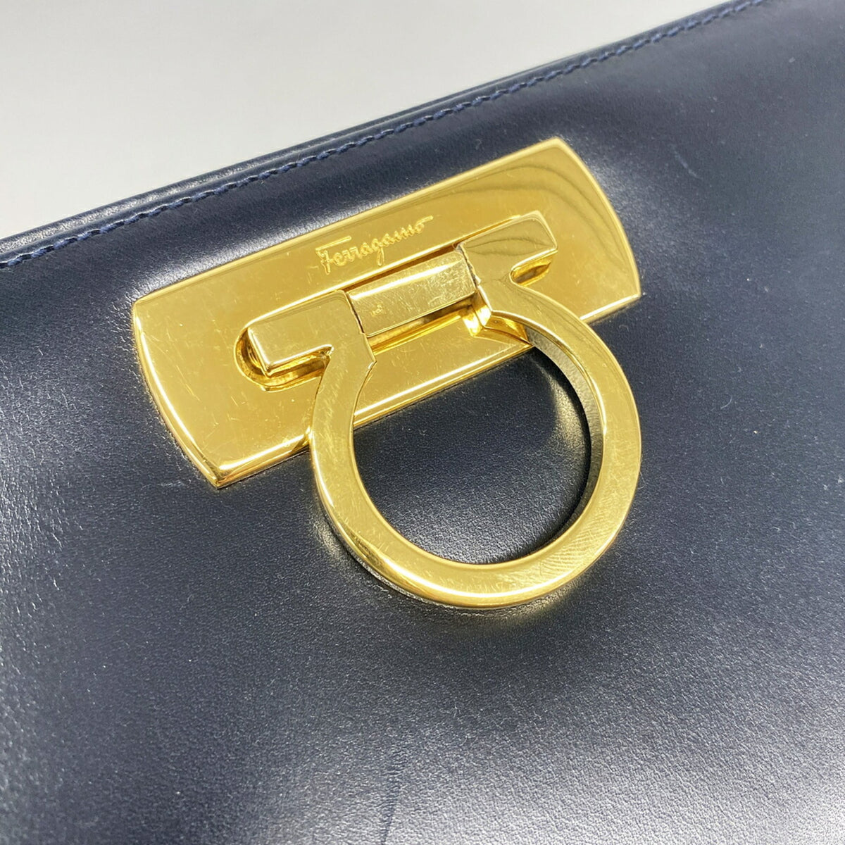 Salvatore Ferragamo Navy Leather Shoulder Bag (Pre-Owned)