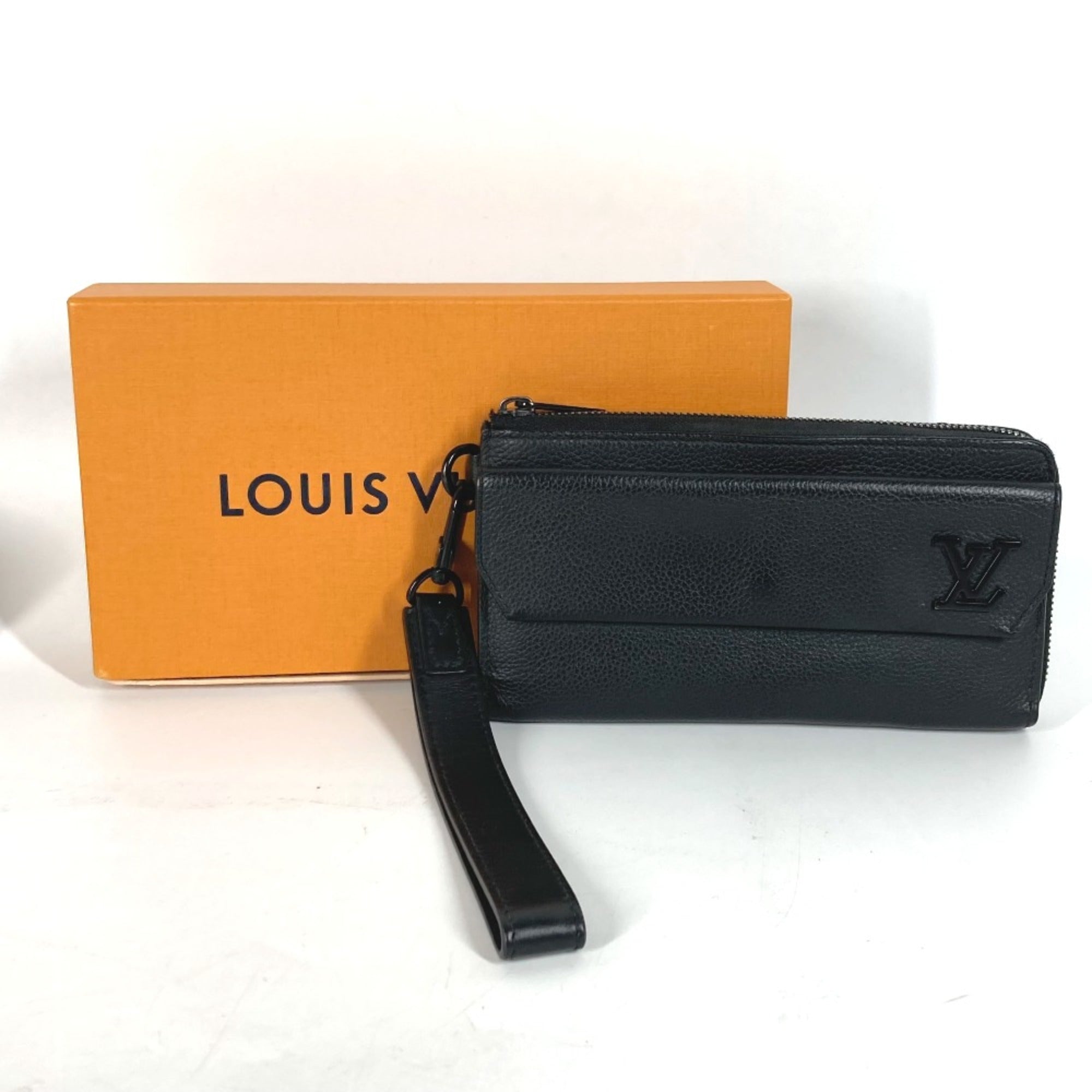 Louis Vuitton Black Leather Long Wallet (Bi-Fold) (Pre-Owned)