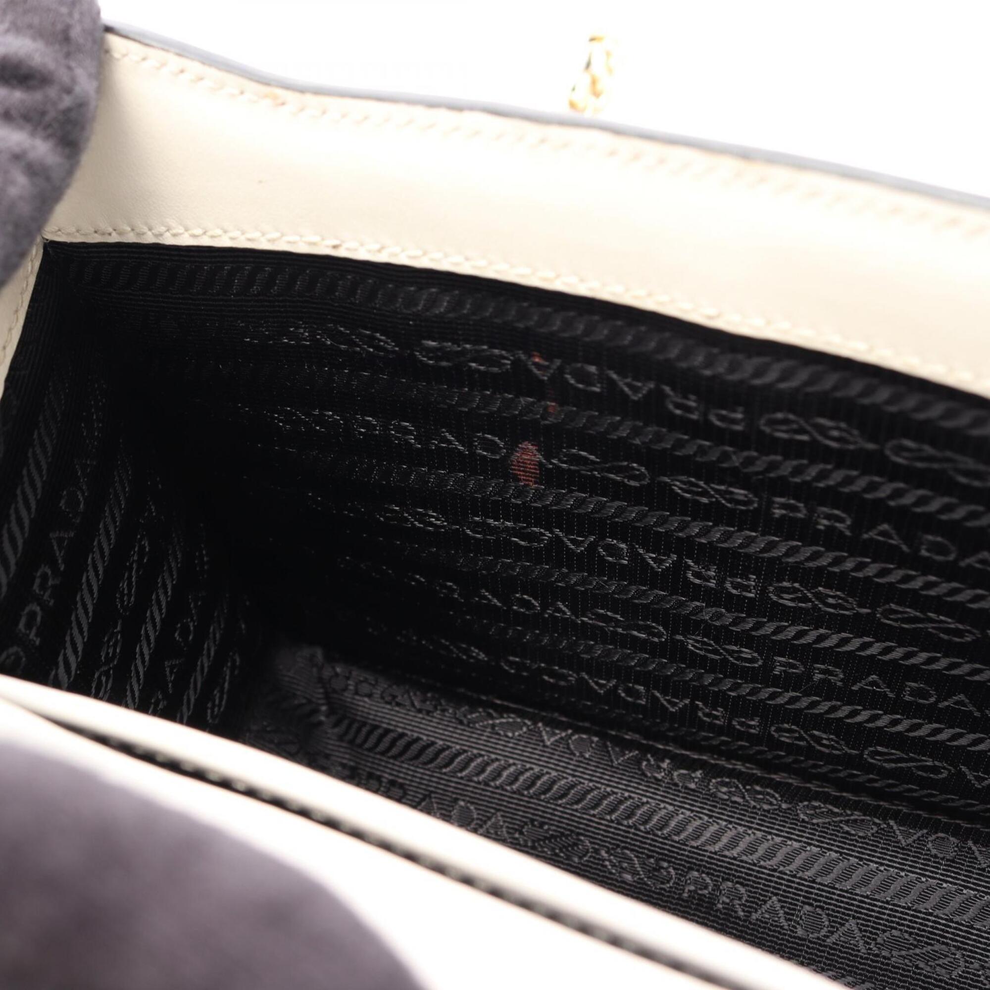 Prada White Saffiano Handbag Shoulder Bag (Pre-Owned)