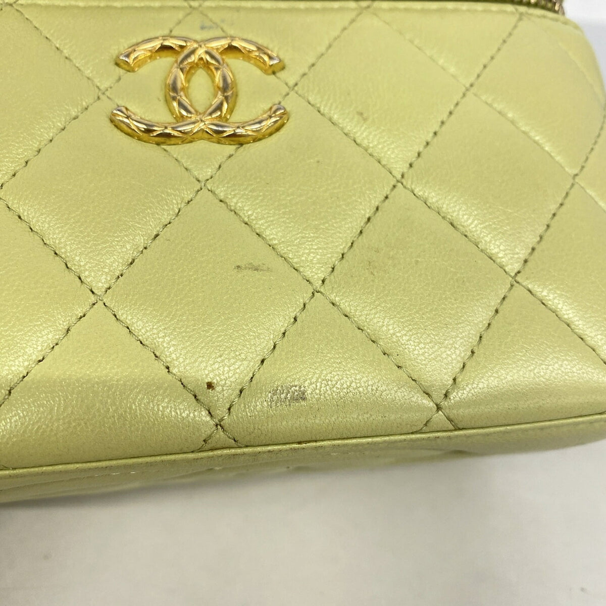 Chanel Lime Green Leather Shoulder Bag (Pre-Owned)